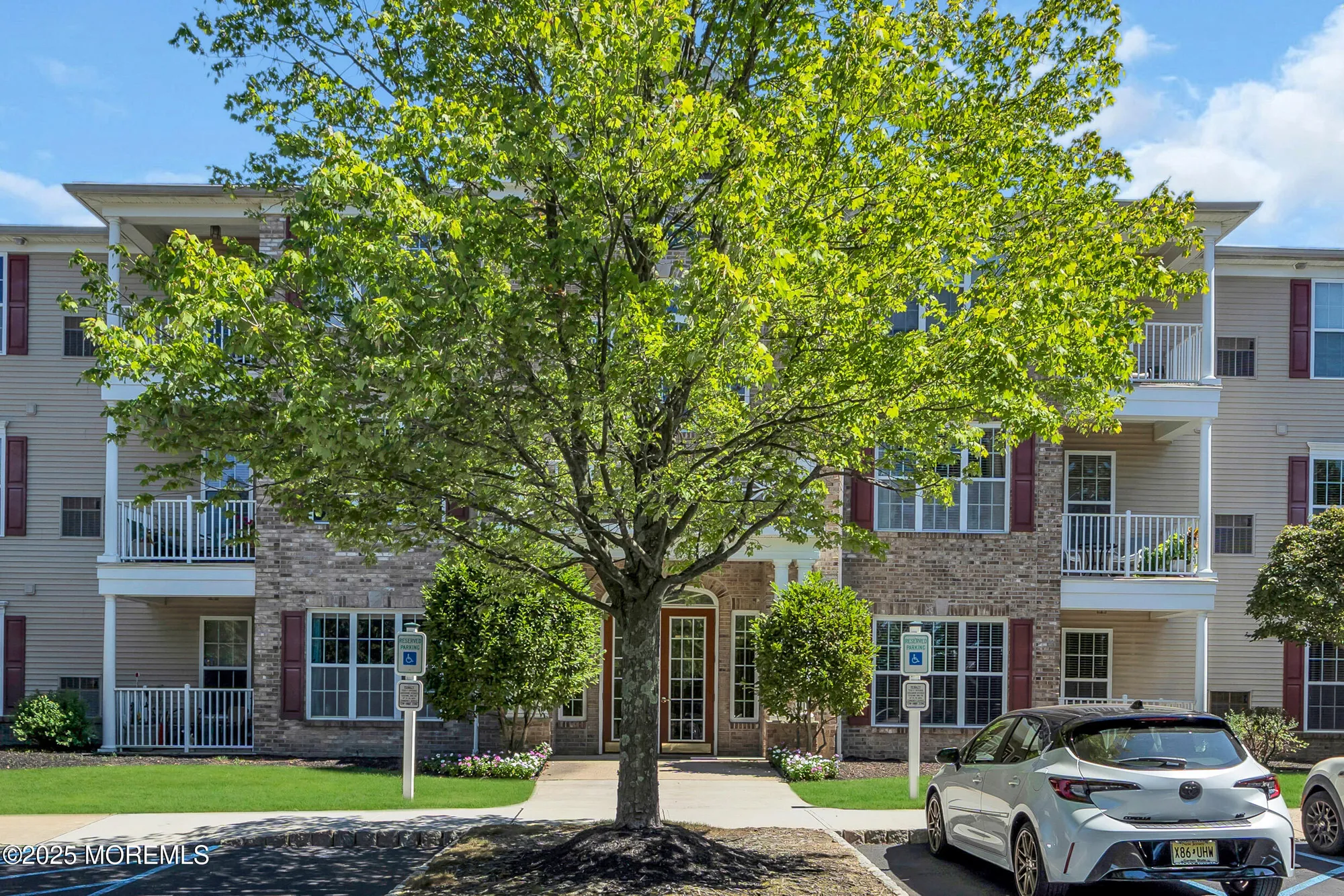 Property Slideshow image 1 of 44 | 219 sophee ln, Lakewood, NJ, 08701