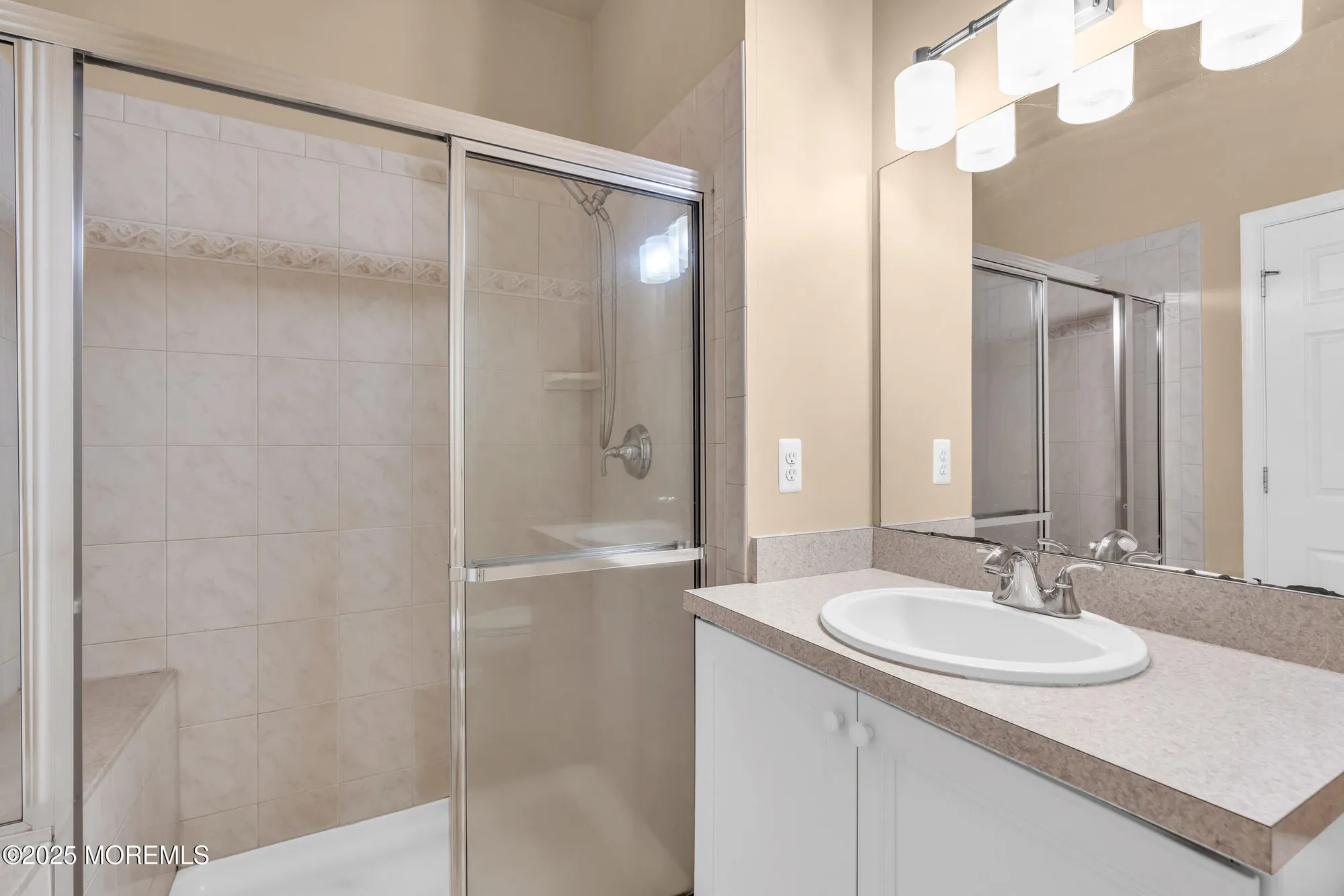 Property Slideshow image 22 of 44 | 219 sophee ln, Lakewood, NJ, 08701