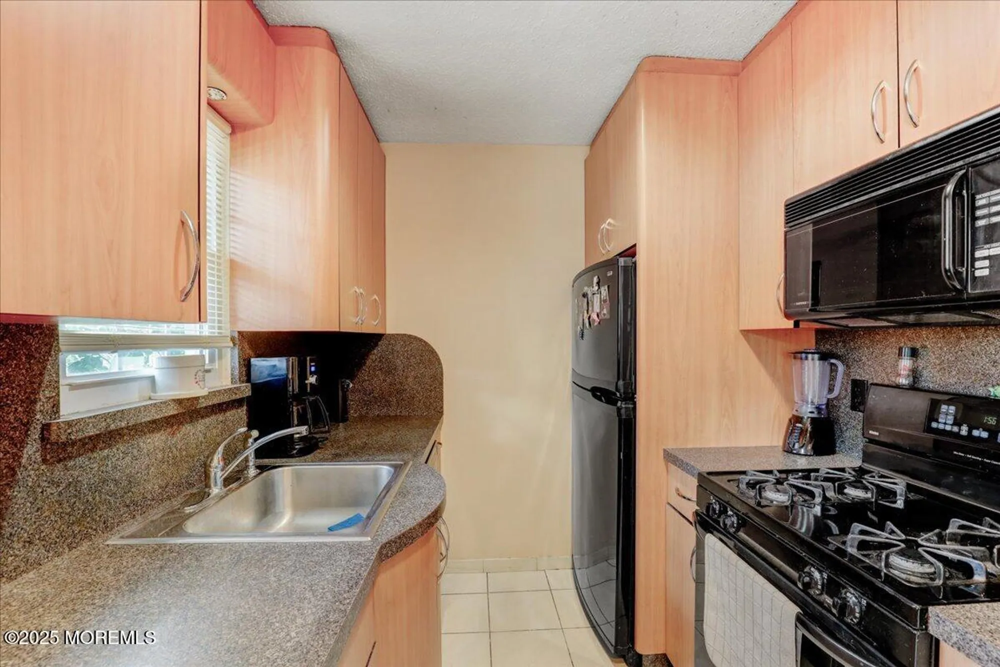 Property Slideshow image 10 of 31 | 5 jaffreyton close, Freehold, NJ, 07728