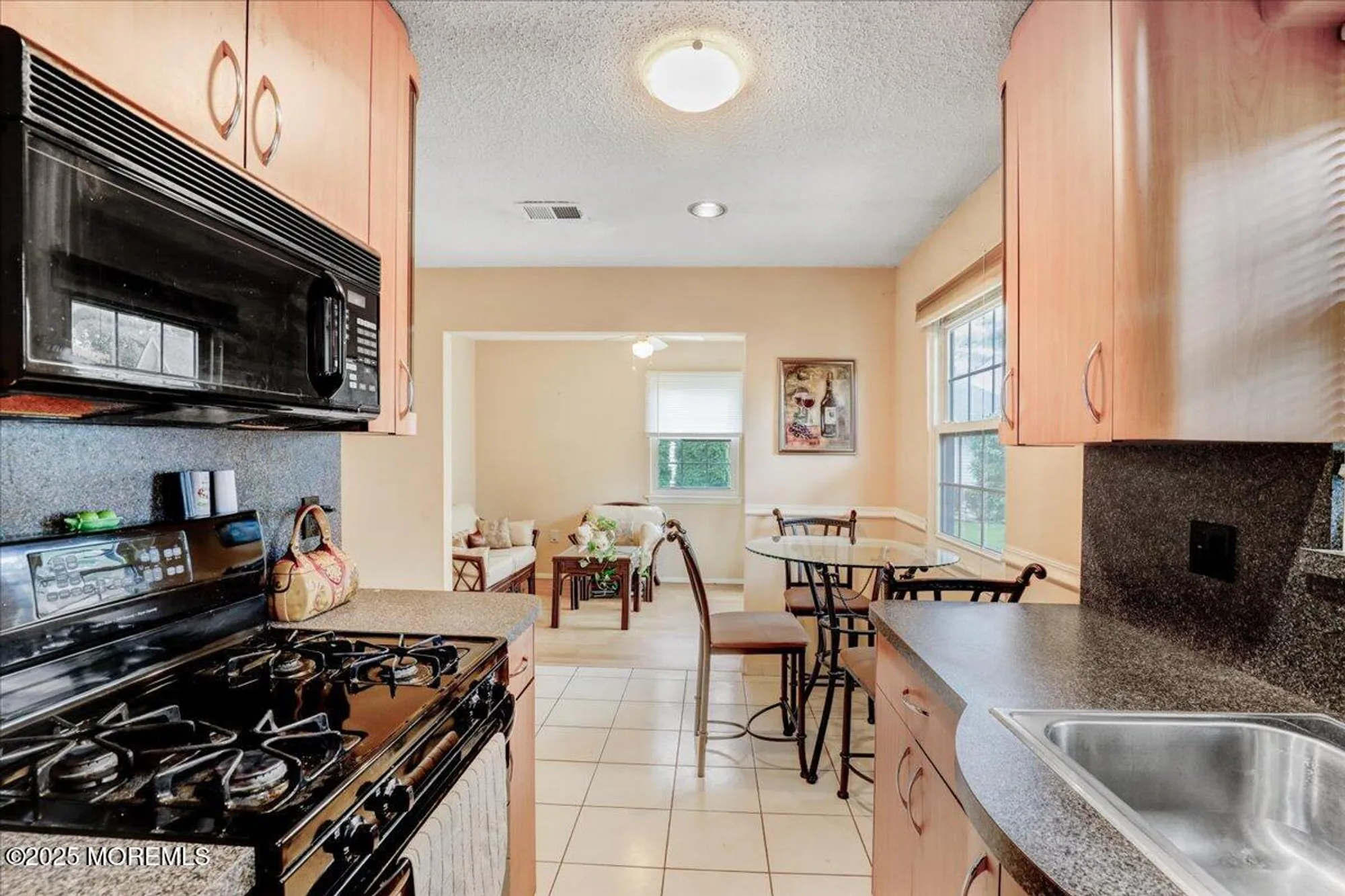 Property Slideshow image 11 of 31 | 5 jaffreyton close, Freehold, NJ, 07728