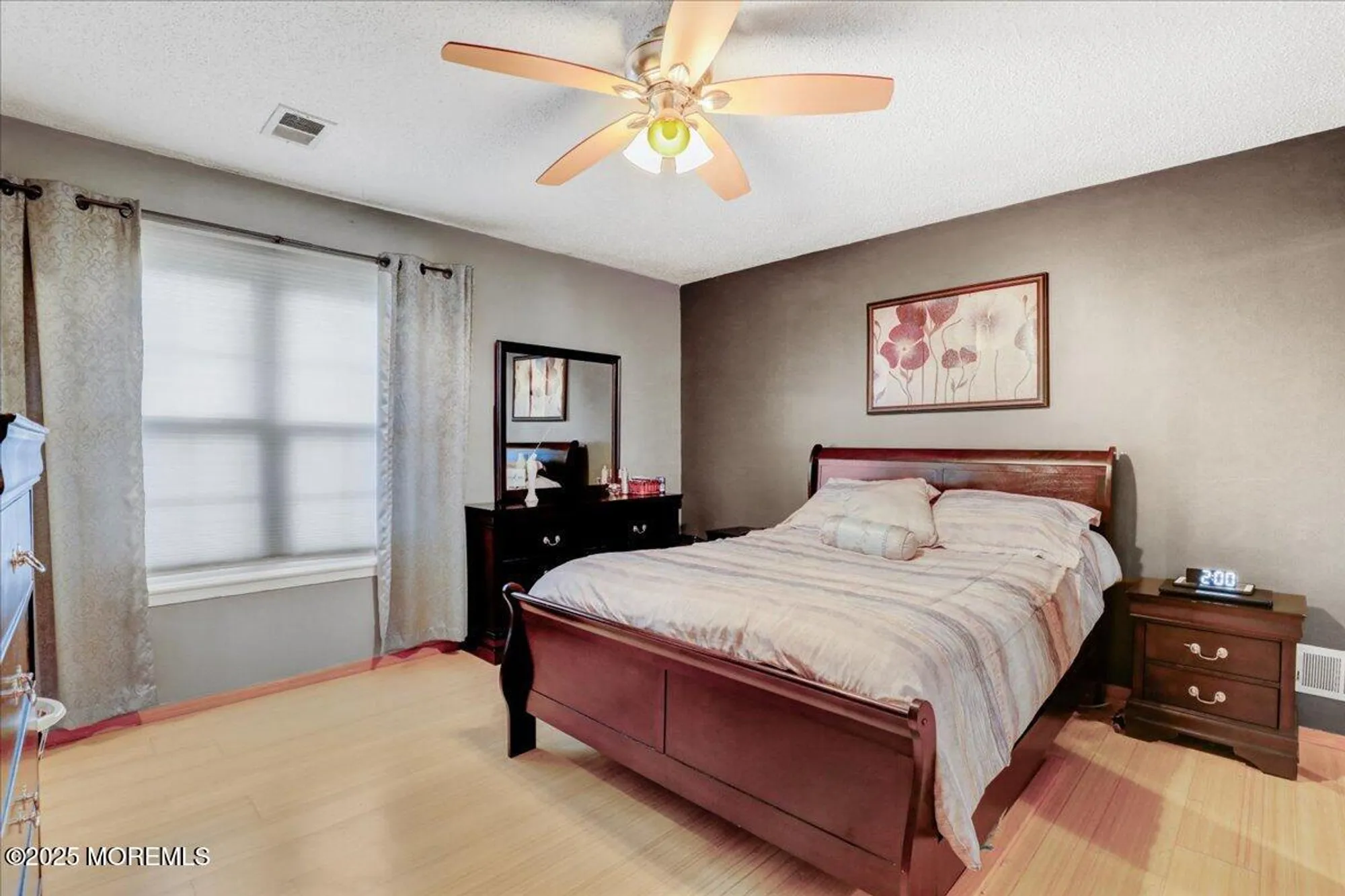 Property Slideshow image 15 of 31 | 5 jaffreyton close, Freehold, NJ, 07728