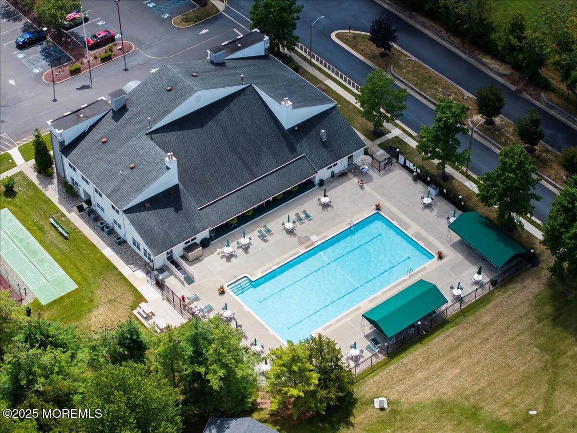 Property Slideshow image 26 of 31 | 5 jaffreyton close, Freehold, NJ, 07728