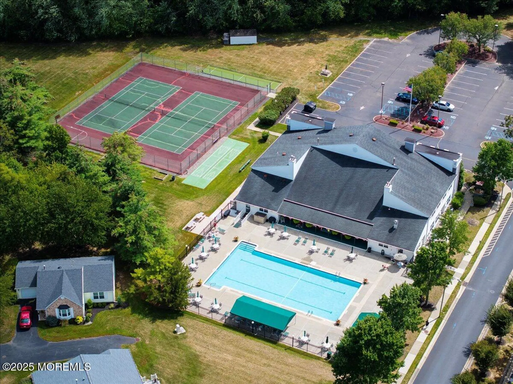 Property Slideshow image 27 of 31 | 5 jaffreyton close, Freehold, NJ, 07728