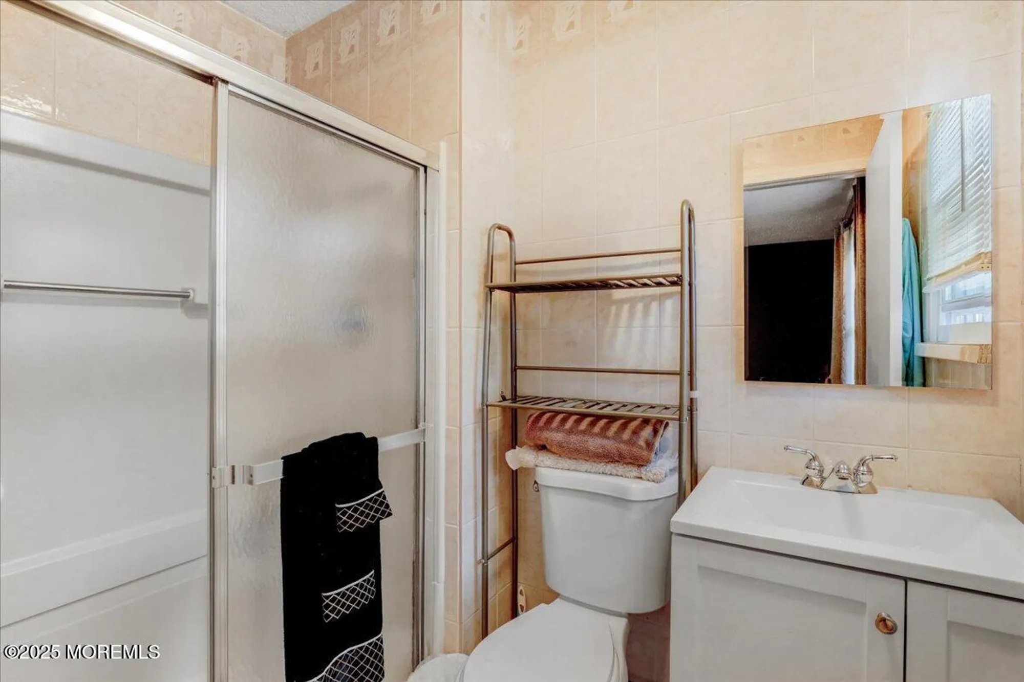 Property Slideshow image 18 of 31 | 5 jaffreyton close, Freehold, NJ, 07728