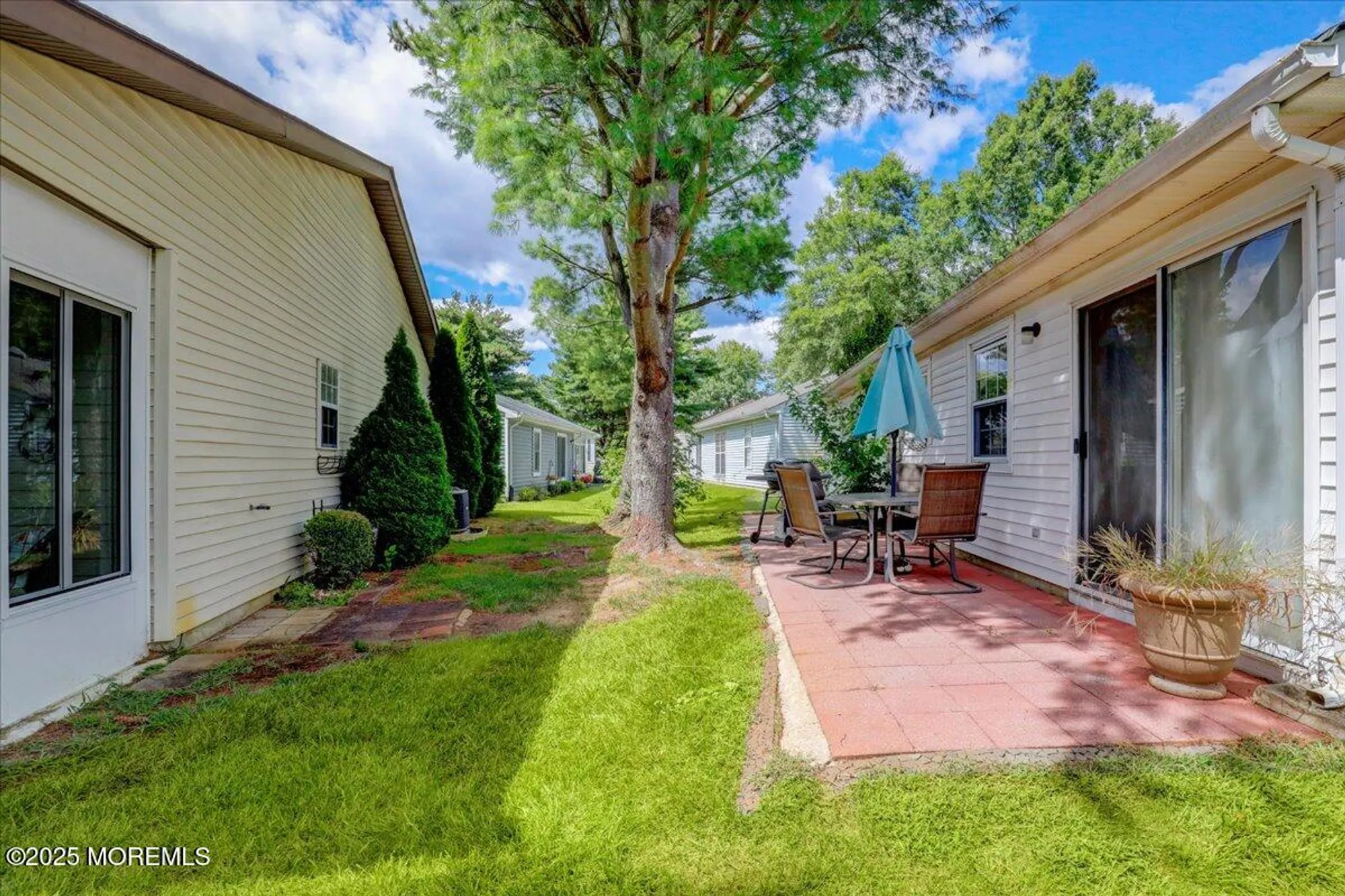 Property Slideshow image 23 of 31 | 5 jaffreyton close, Freehold, NJ, 07728