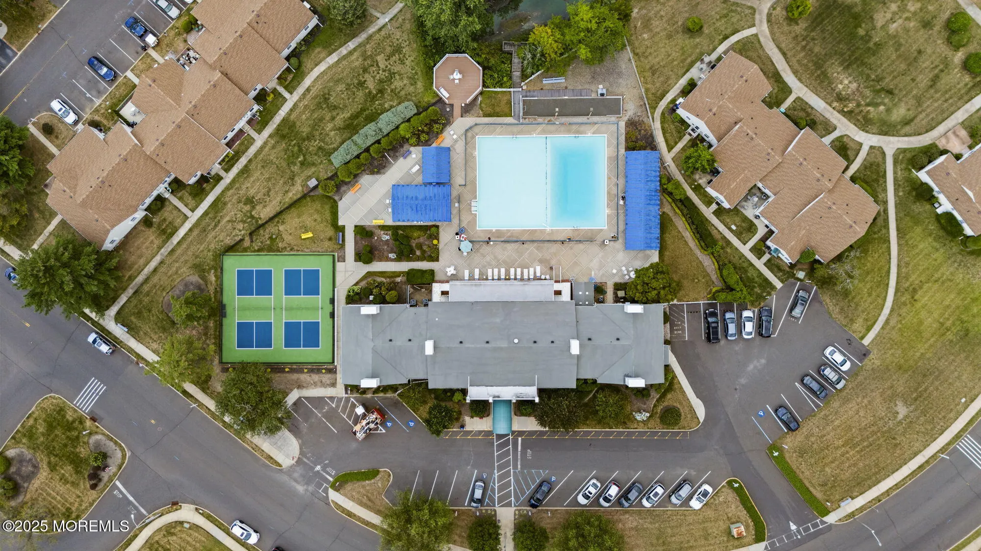 Property Slideshow image 4 of 50 | 32 plaza de las lobos a, Freehold, NJ, 07728