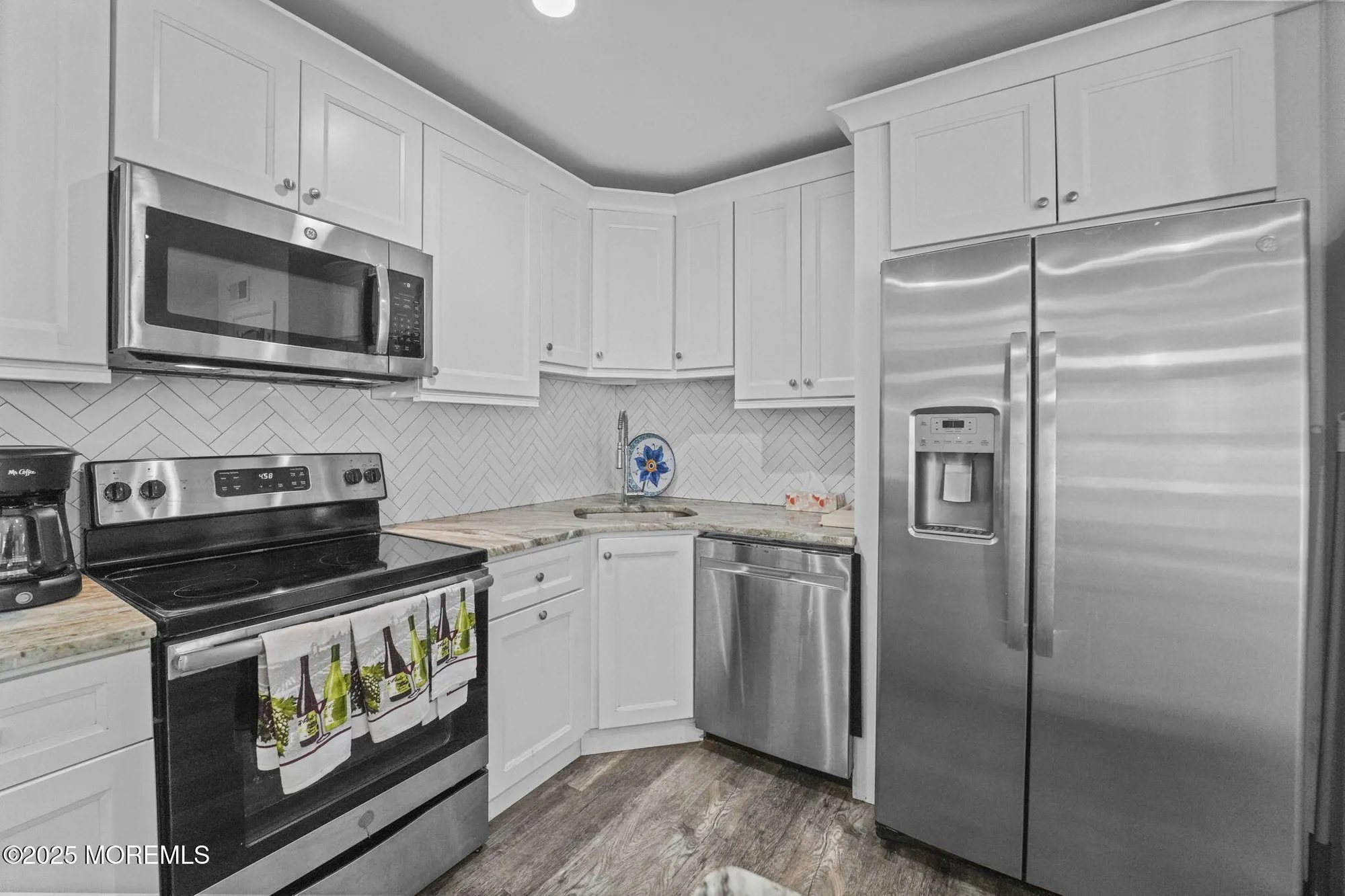 Property Slideshow image 8 of 50 | 32 plaza de las lobos a, Freehold, NJ, 07728