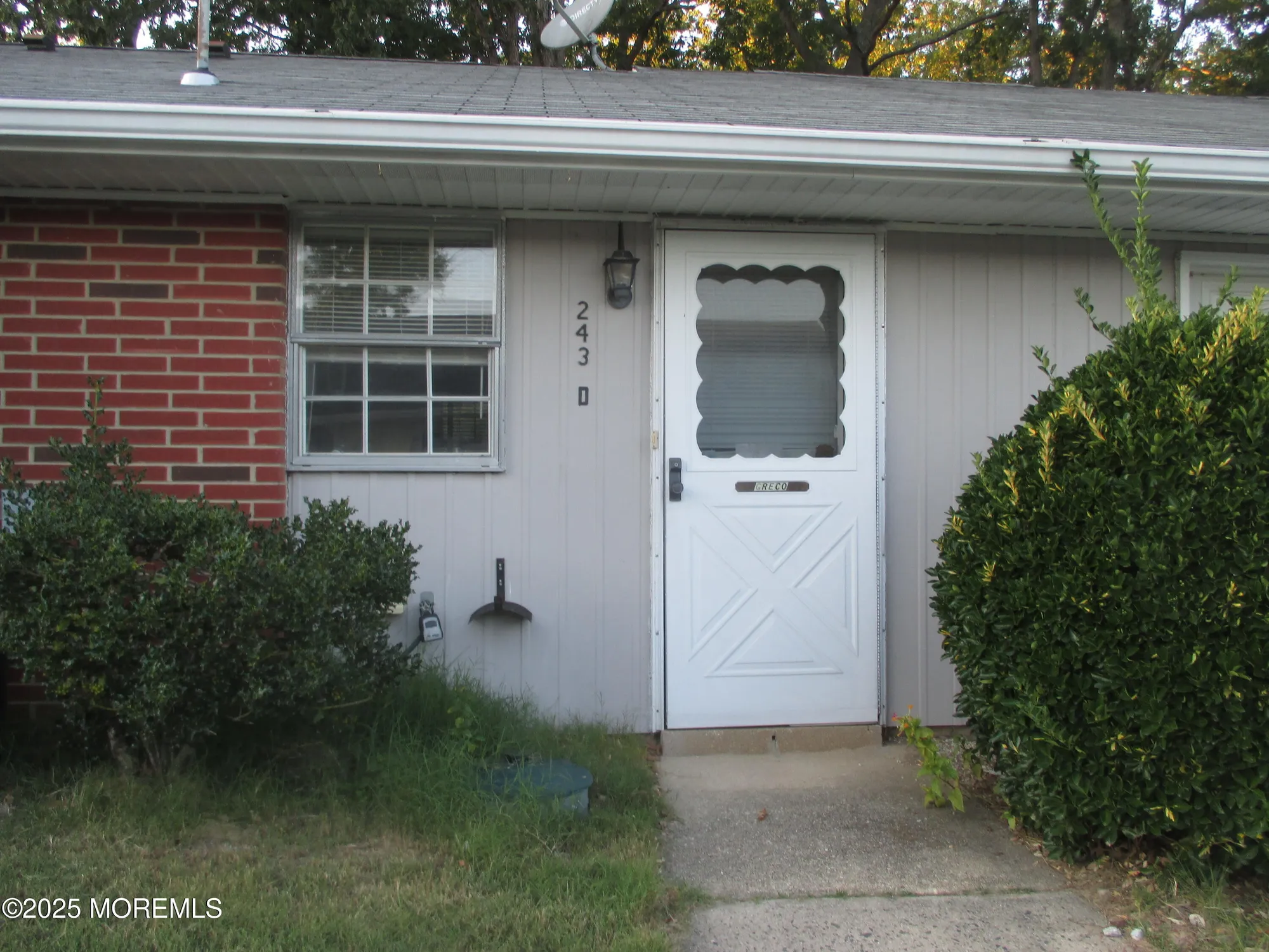 Property Slideshow image 3 of 36 | 243d jefferson ct, Lakewood, NJ, 08701