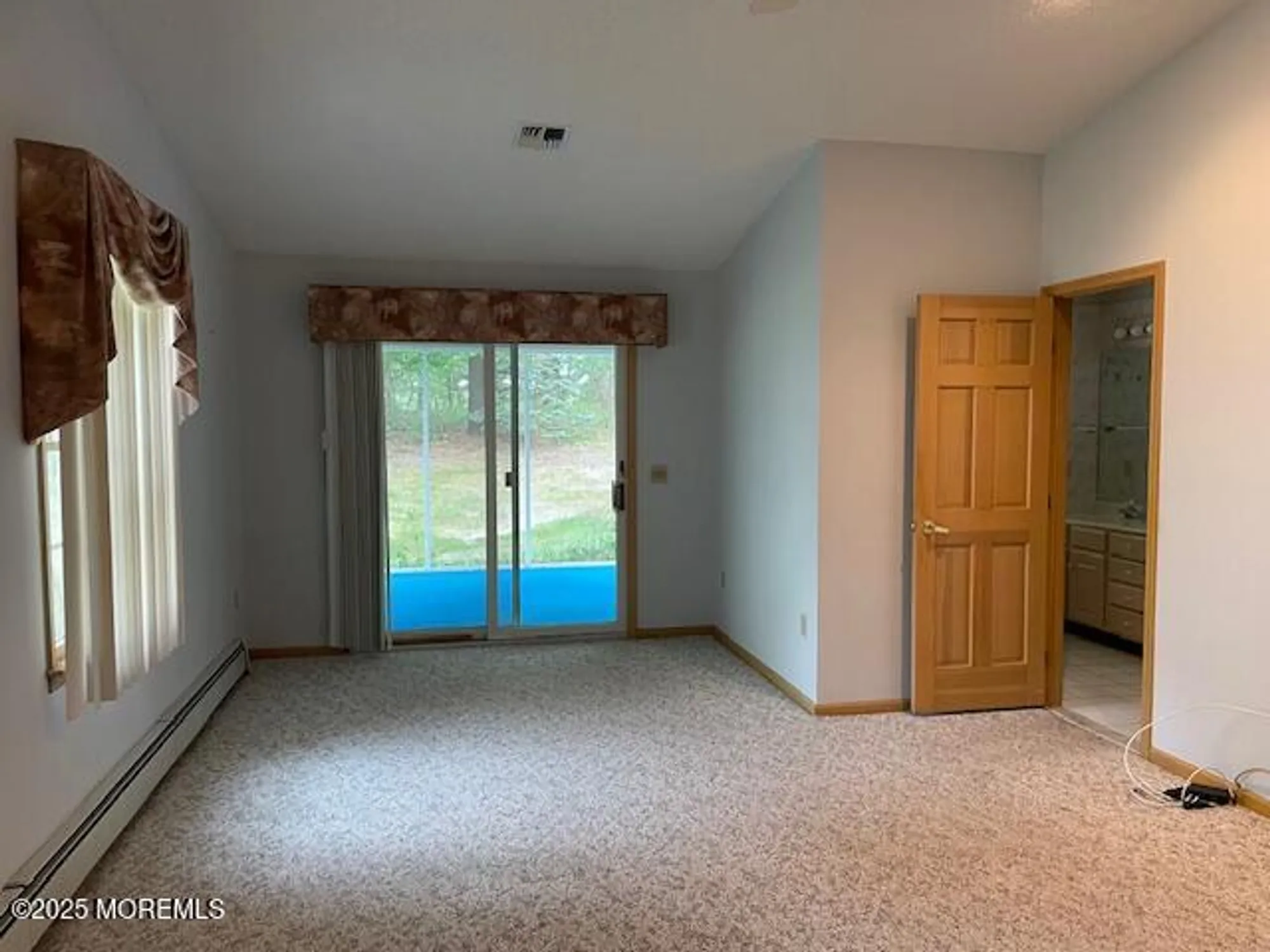 Property Slideshow image 21 of 47 | 1580 scholar pl, Toms River, NJ, 08755