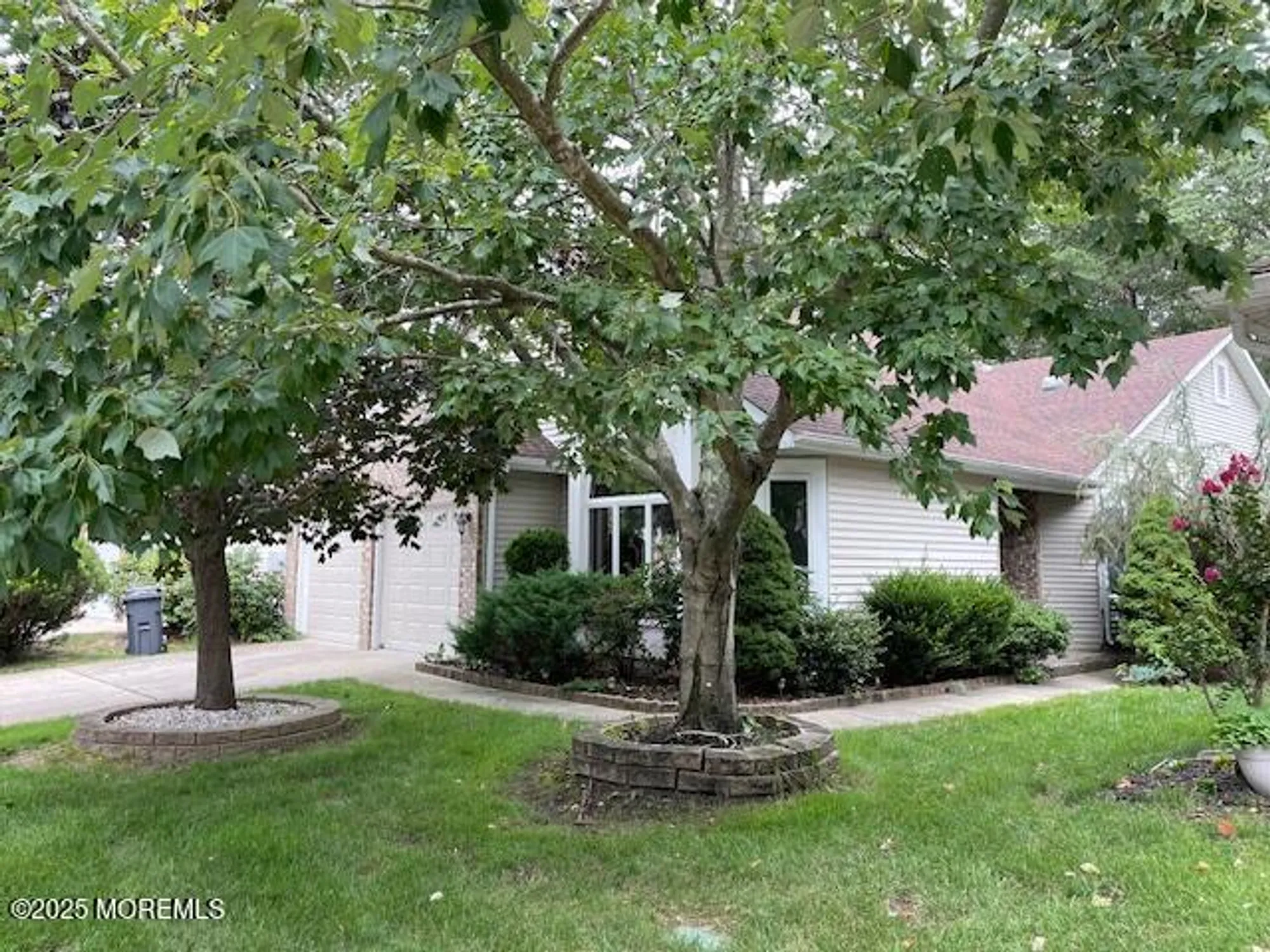 Property Slideshow image 5 of 47 | 1580 scholar pl, Toms River, NJ, 08755