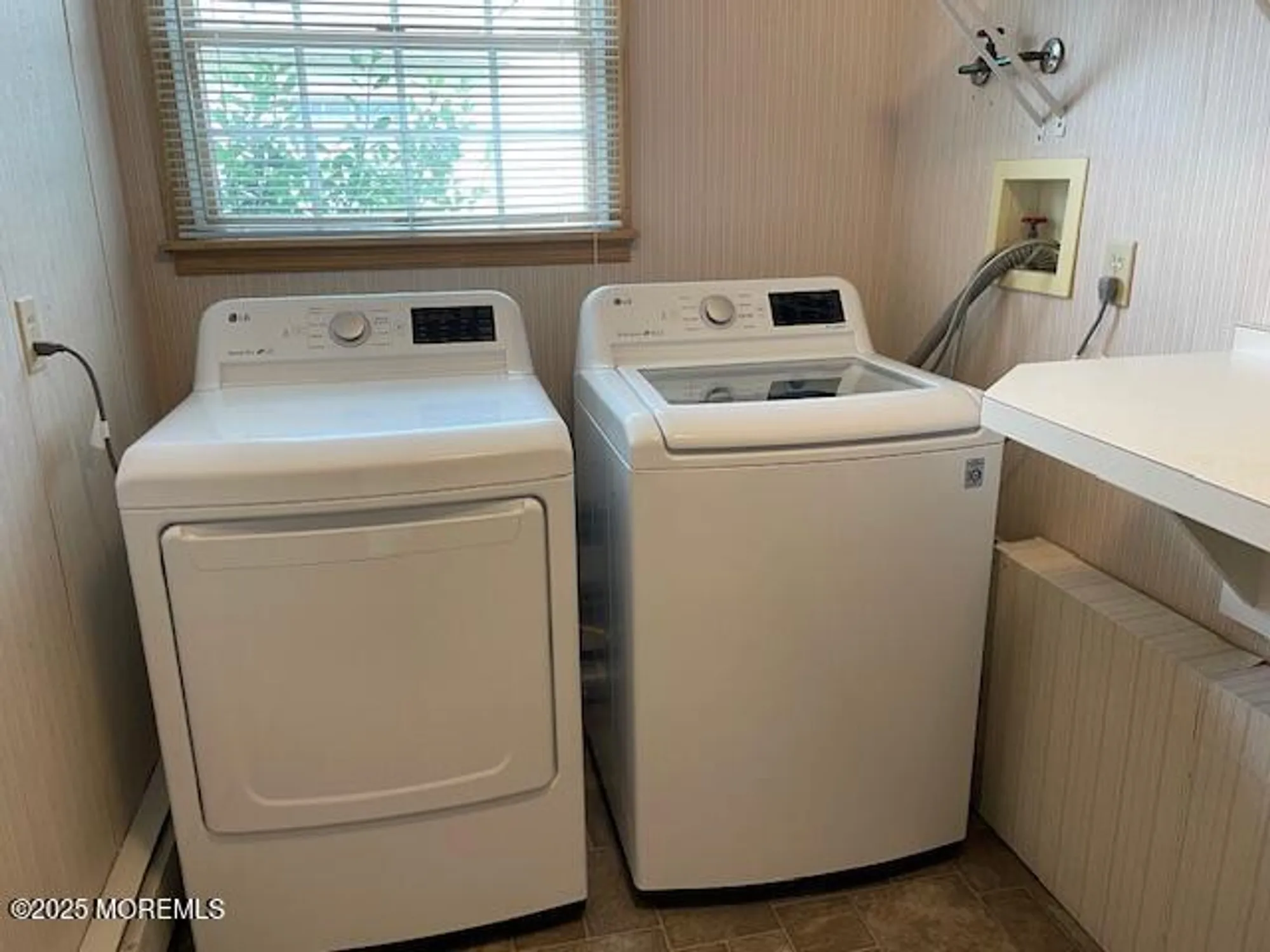 Property Slideshow image 34 of 47 | 1580 scholar pl, Toms River, NJ, 08755