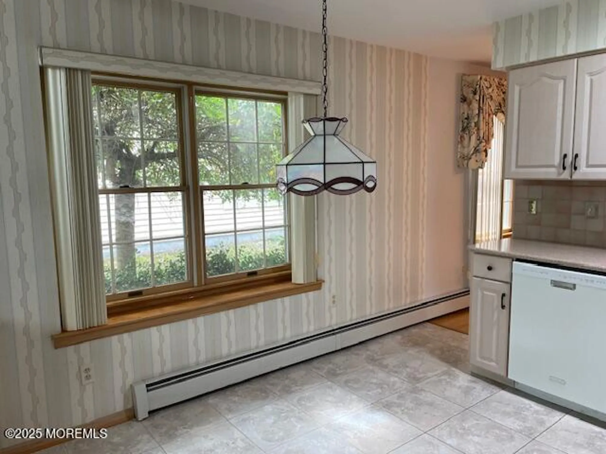 Property Slideshow image 14 of 47 | 1580 scholar pl, Toms River, NJ, 08755