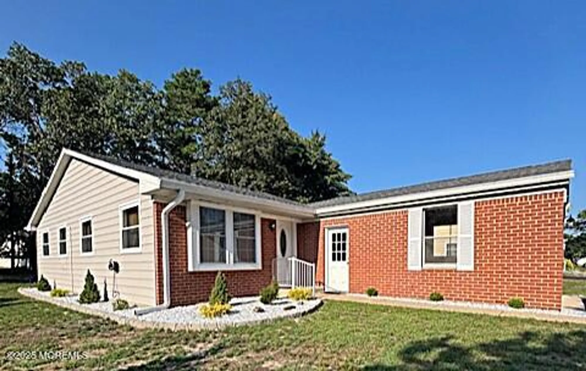 Property Slideshow image 4 of 19 | 786 hudson pkwy, Whiting, NJ, 08759