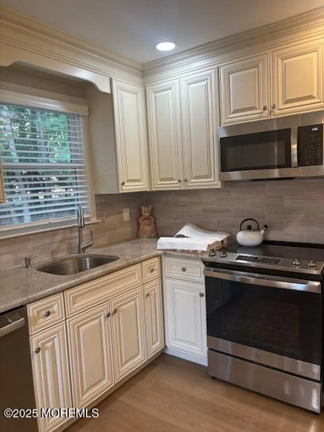 Property Slideshow image 10 of 19 | 786 hudson pkwy, Whiting, NJ, 08759