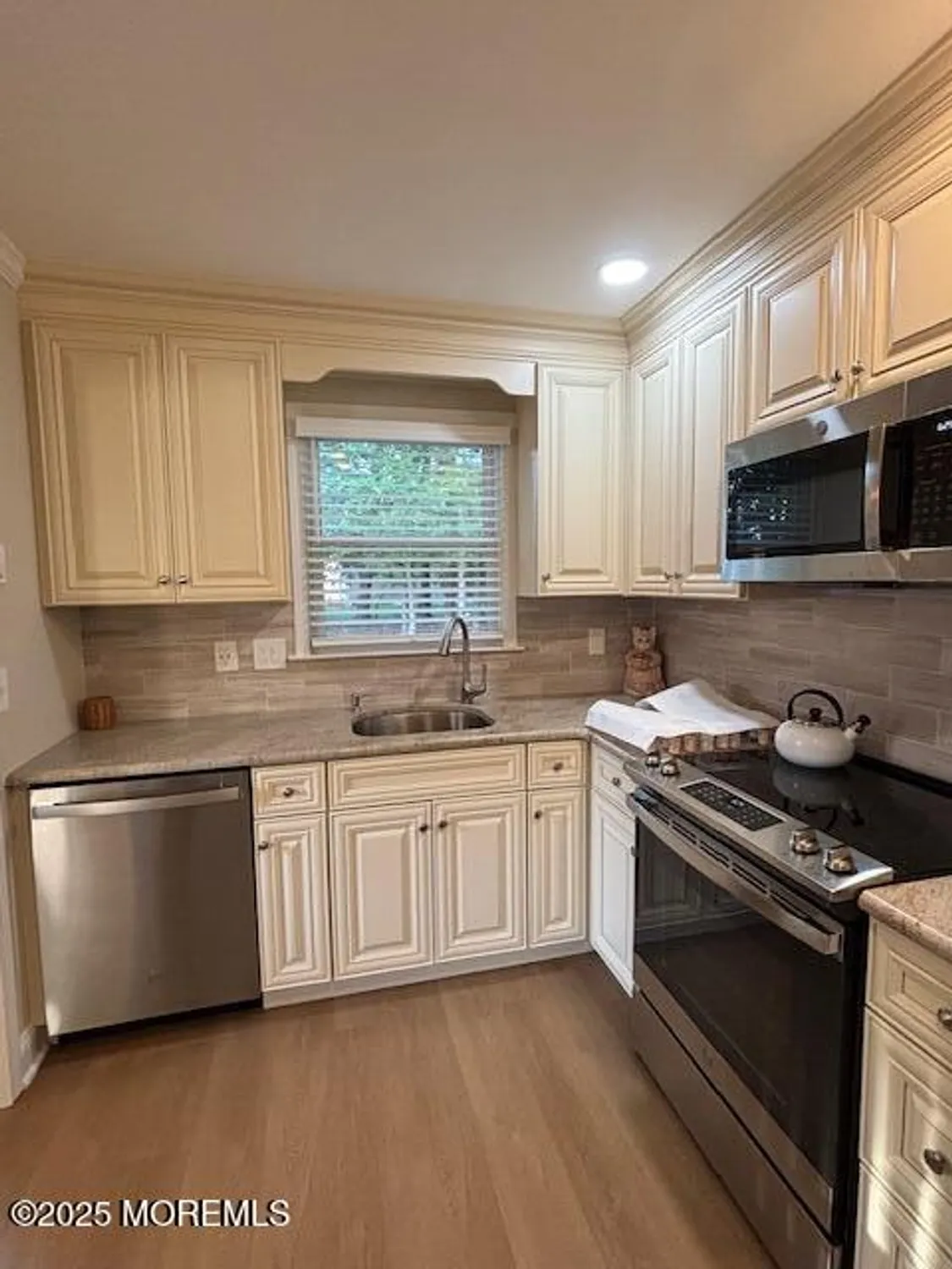 Property Slideshow image 13 of 19 | 786 hudson pkwy, Whiting, NJ, 08759