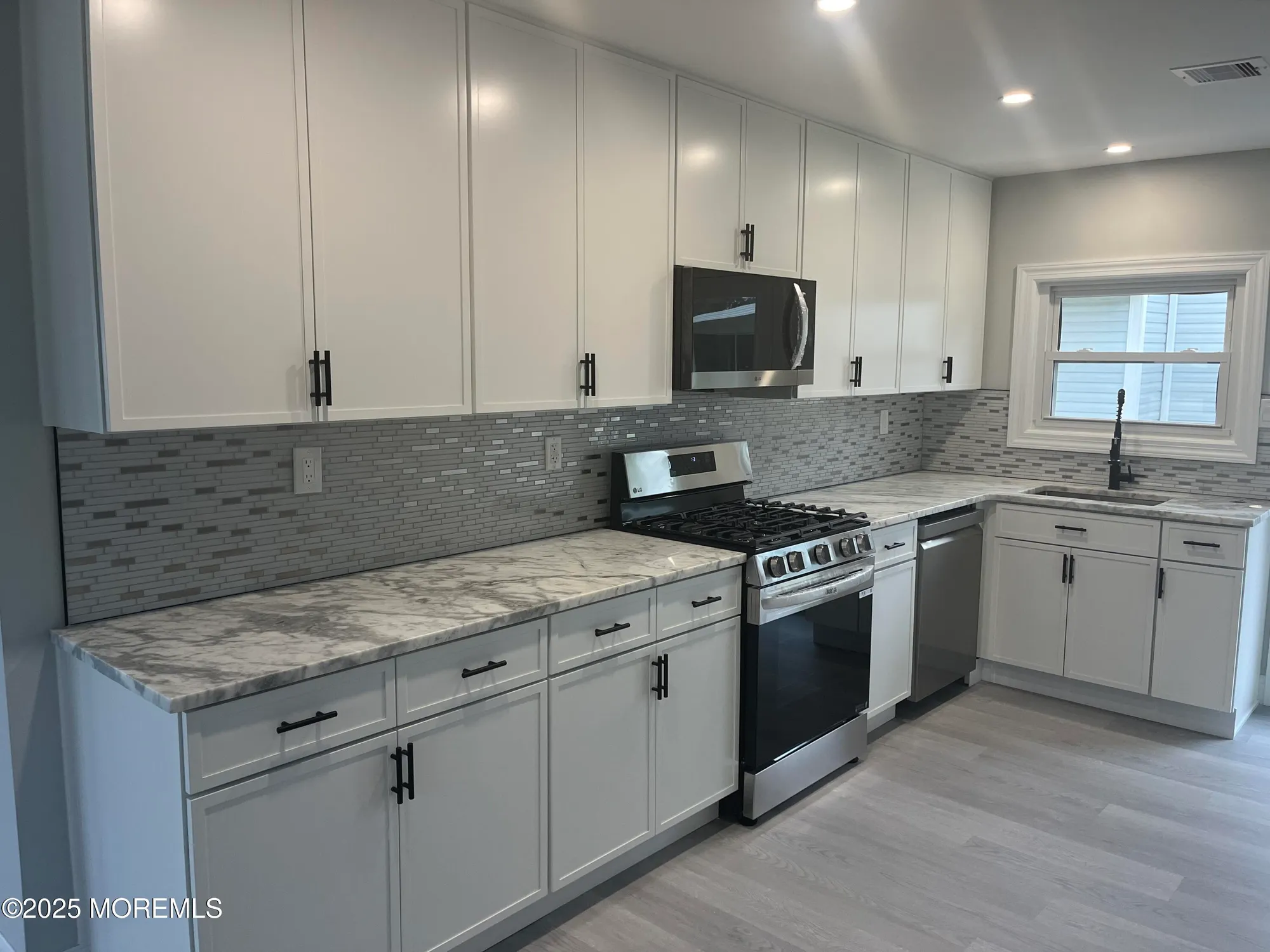 Property Slideshow image 10 of 28 | 13 saint martin pl, Toms River, NJ, 08757