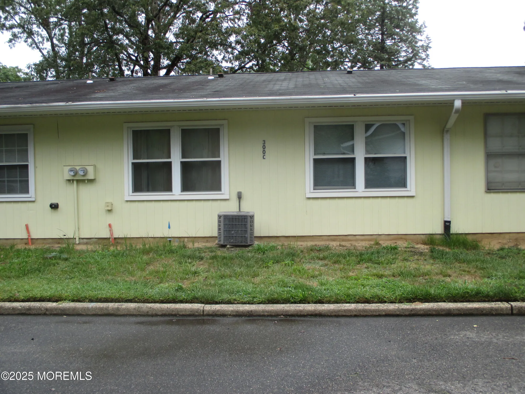 Property Slideshow image 3 of 4 | 300c malvern ct, Lakewood, NJ, 08701