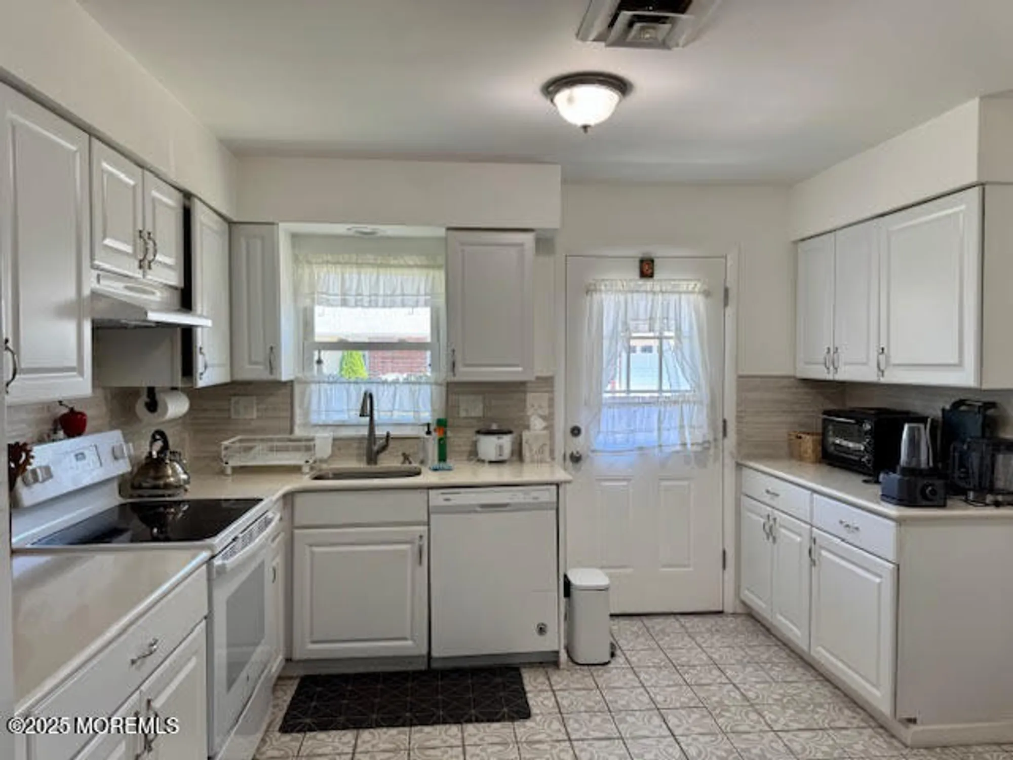 Property Slideshow image 5 of 20 | 228c buckingham ct, Lakewood, NJ, 08701