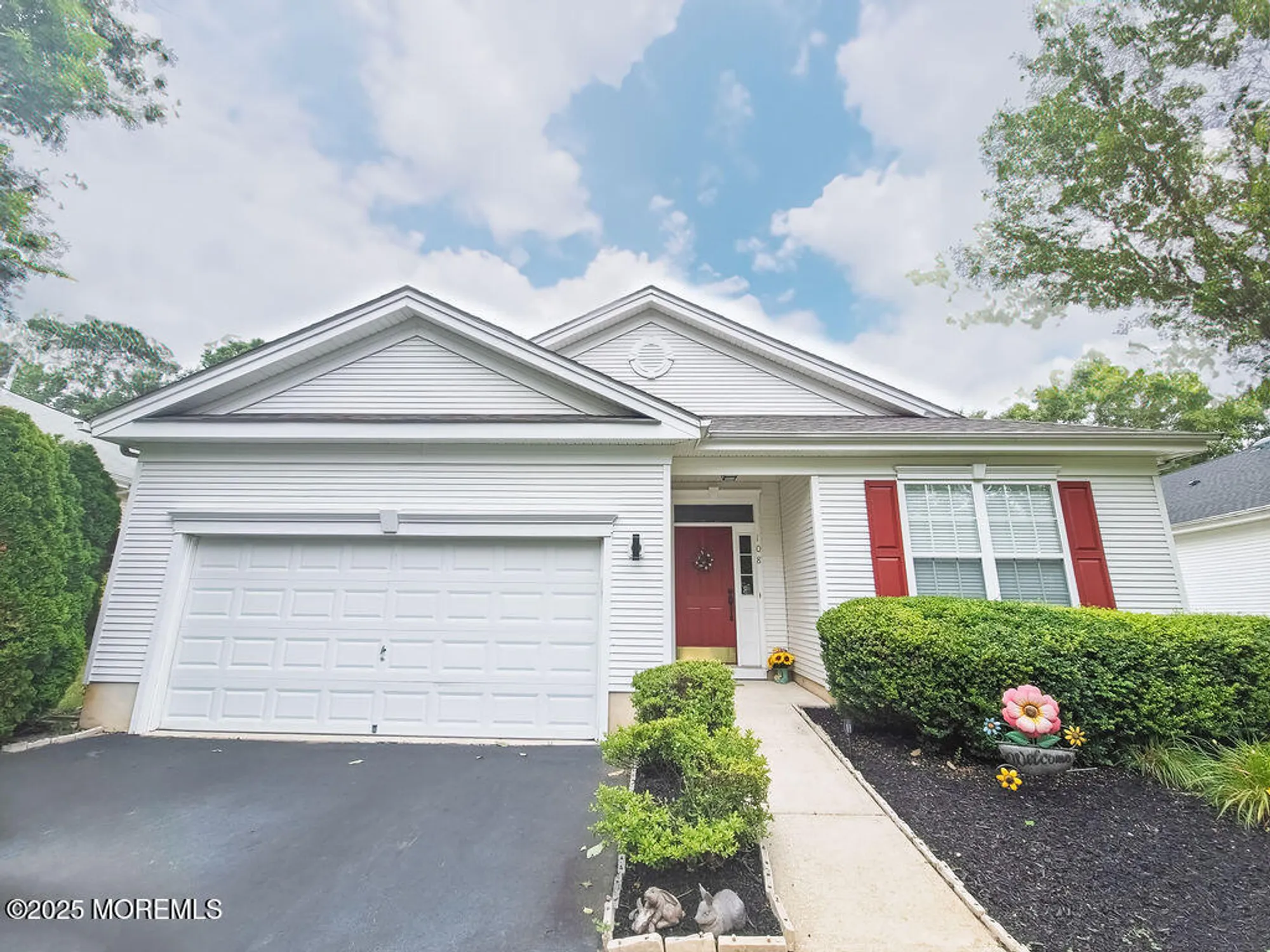 Property Slideshow image 3 of 22 | 108 hyannis ct, Galloway, NJ, 08205