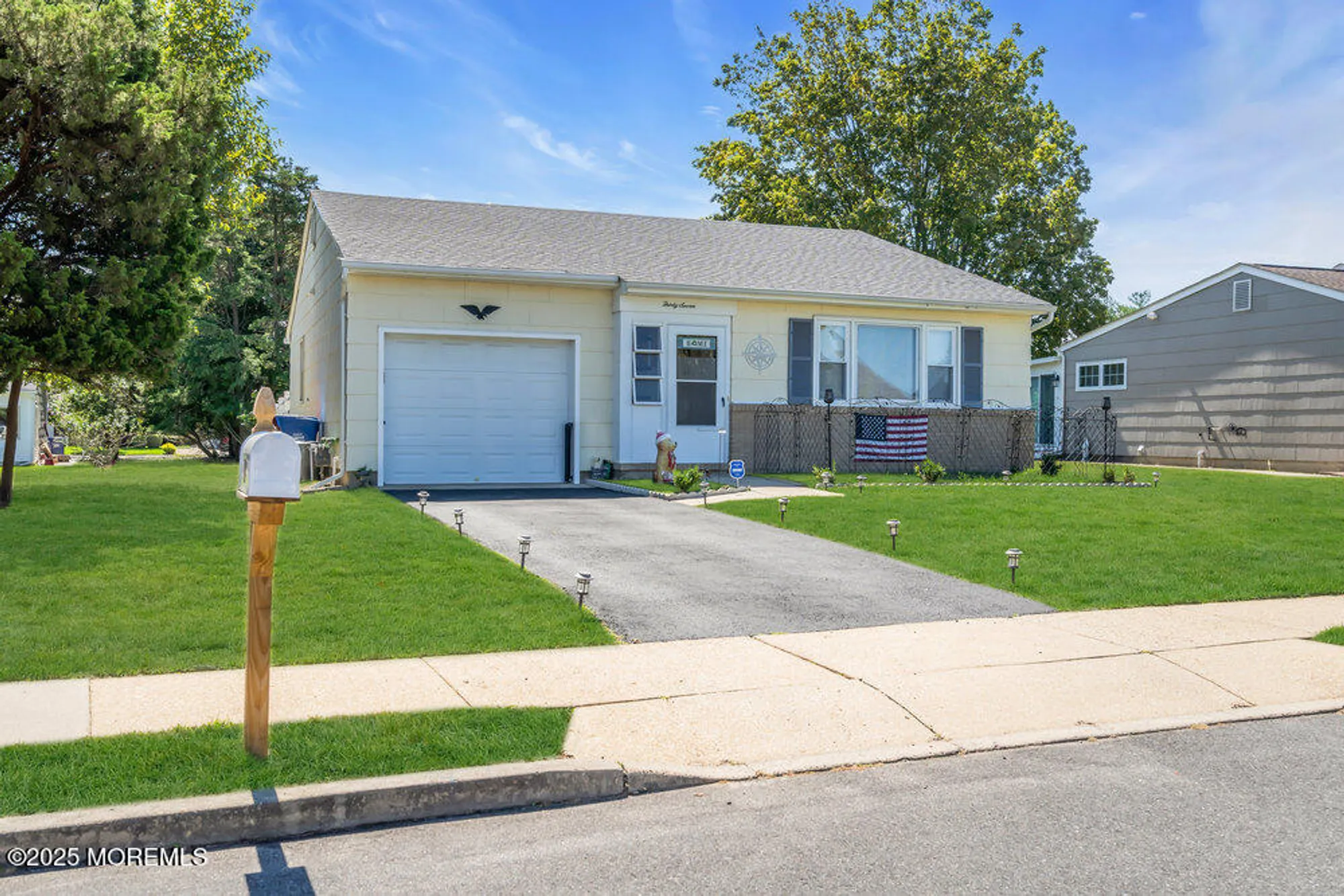 Property Slideshow image 4 of 40 | 37 carlisle rd, Toms River, NJ, 08757