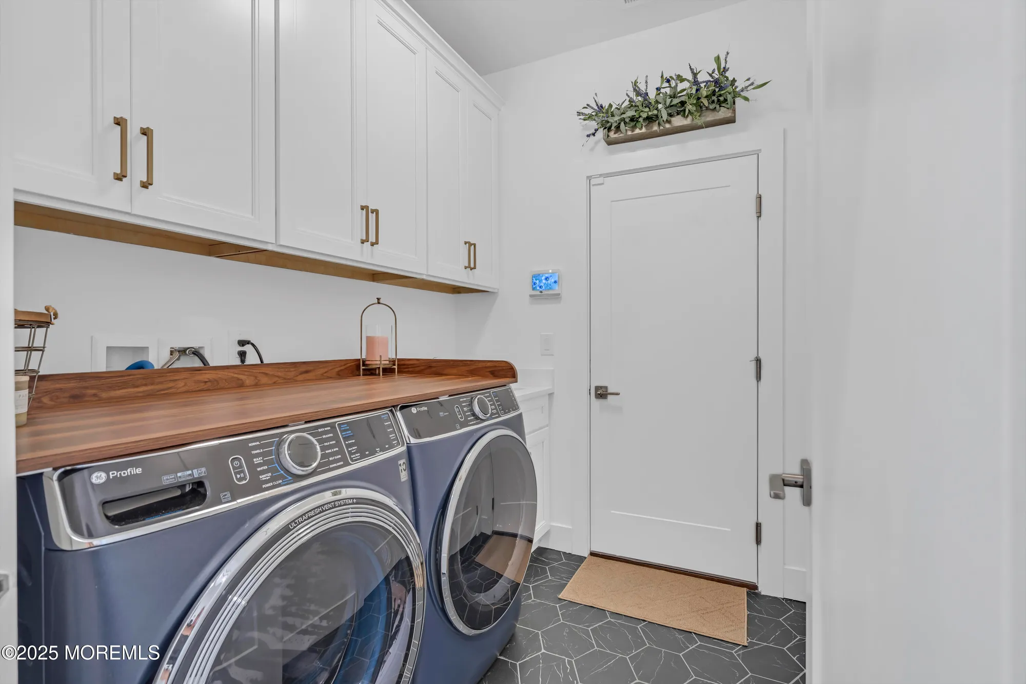 Property Slideshow image 44 of 64 | 12 tori ln, Manalapan, NJ, 07726