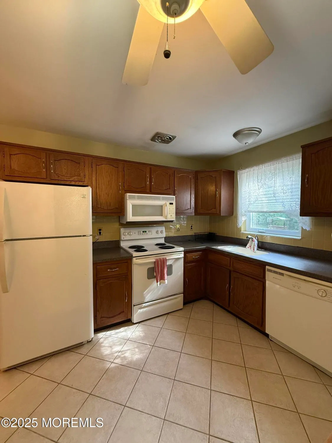 Property Slideshow image 10 of 25 | 51 independence pkwy b, Whiting, NJ, 08759