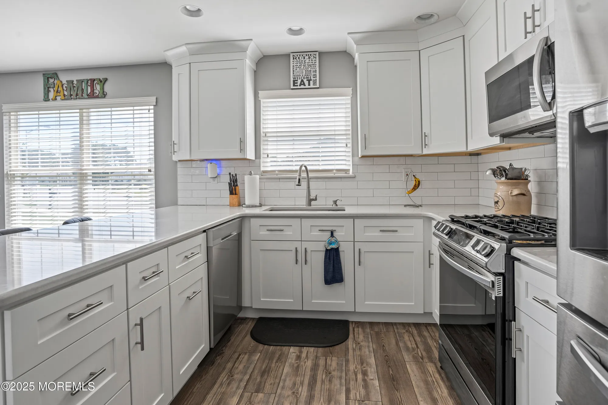 Property Slideshow image 9 of 28 | 10 colwyn way, Toms River, NJ, 08757