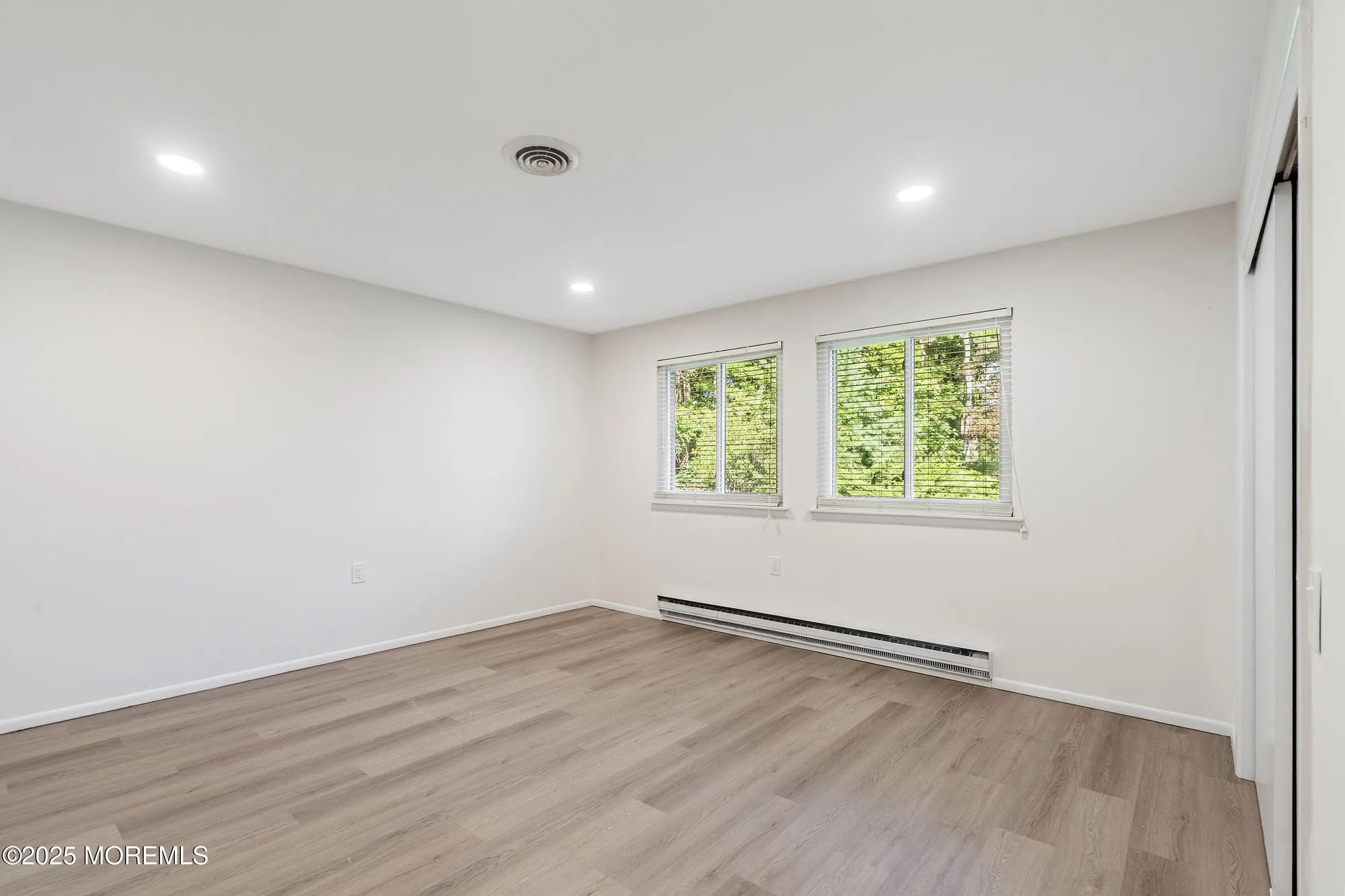 Property Slideshow image 11 of 25 | 10 jefferson ln b, Whiting, NJ, 08759