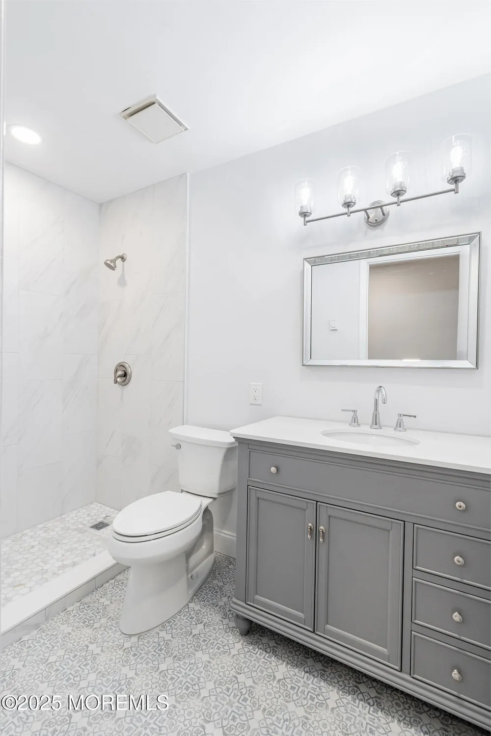 Property Slideshow image 15 of 25 | 10 jefferson ln b, Whiting, NJ, 08759