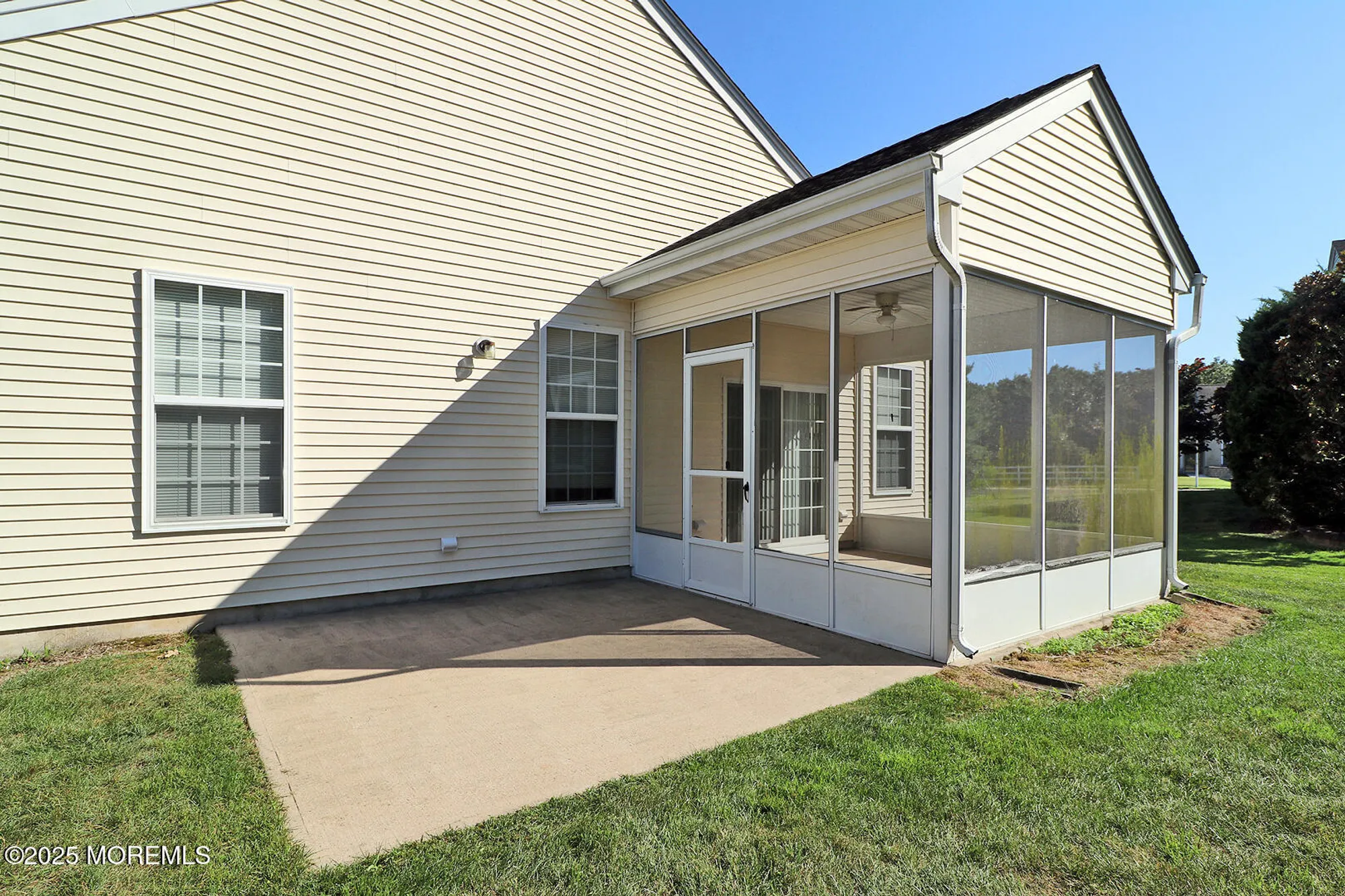 Property Slideshow image 13 of 42 | 14 westport dr, Barnegat, NJ, 08005