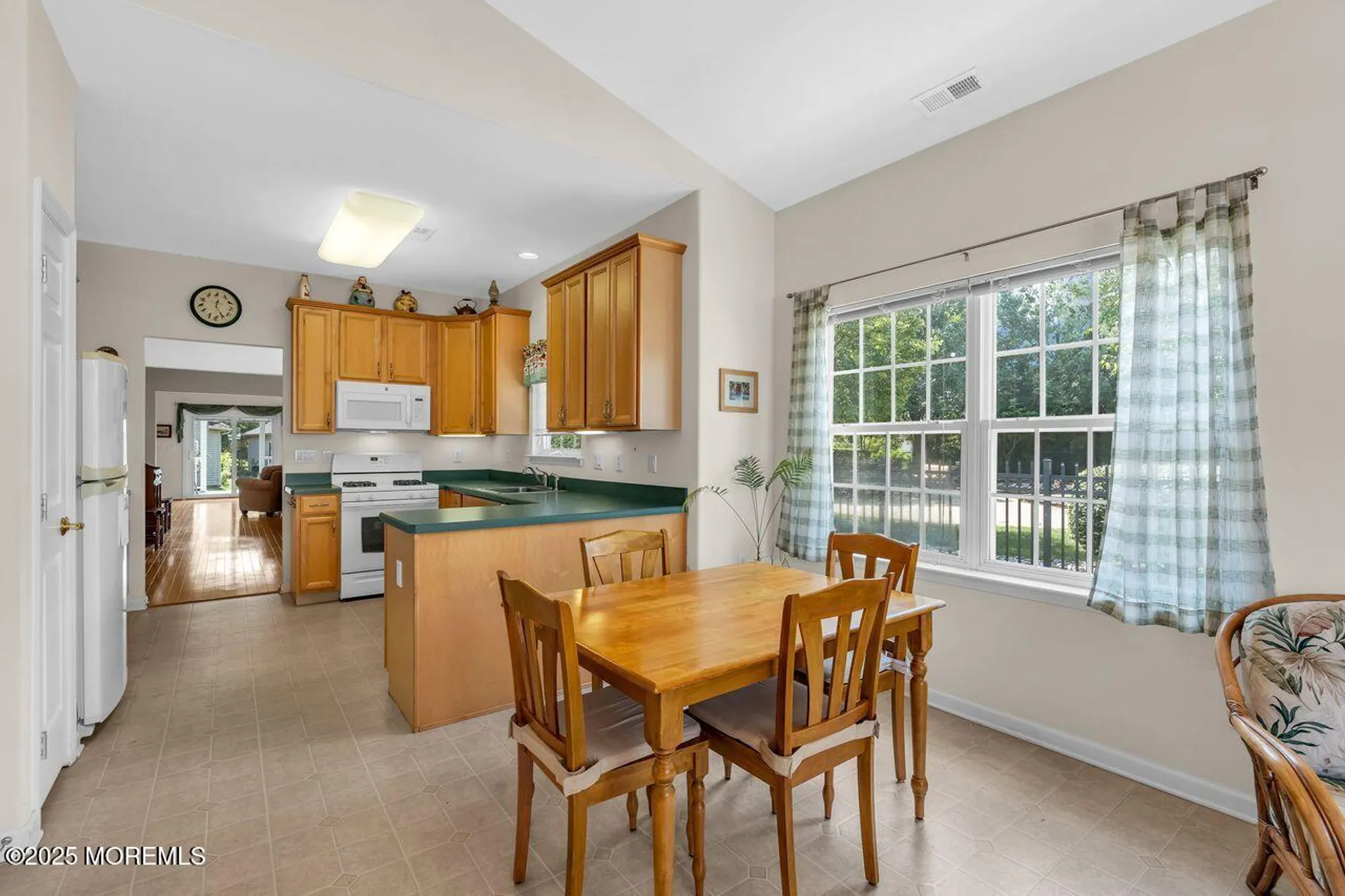 Property Slideshow image 17 of 41 | 12 medici dr, Somerset, NJ, 08873