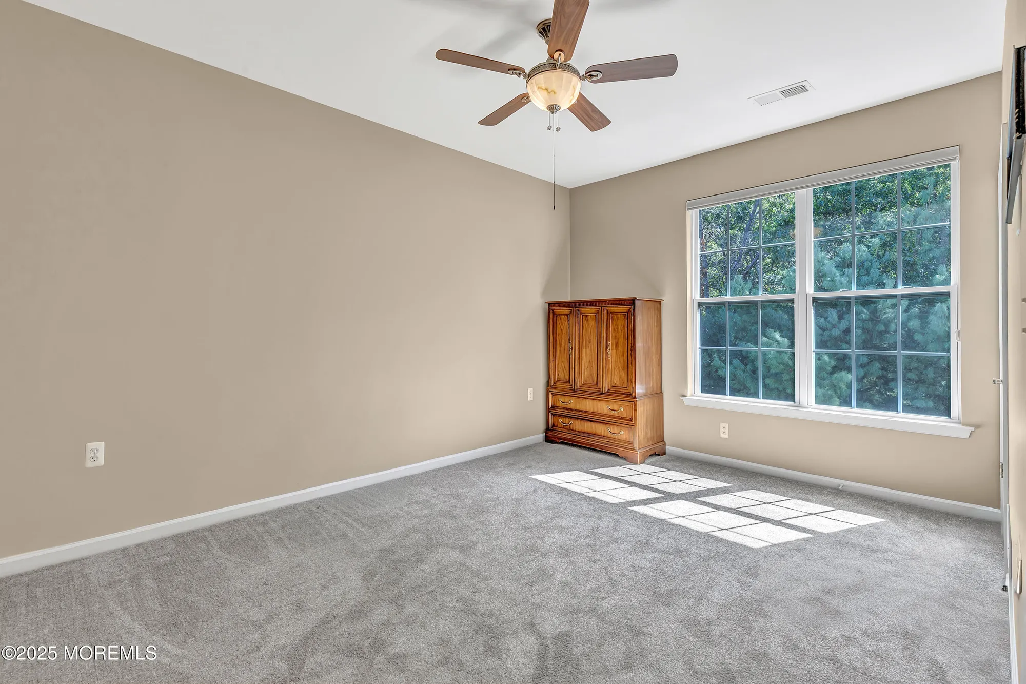 Property Slideshow image 15 of 31 | 232 sophee ln, Lakewood, NJ, 08701