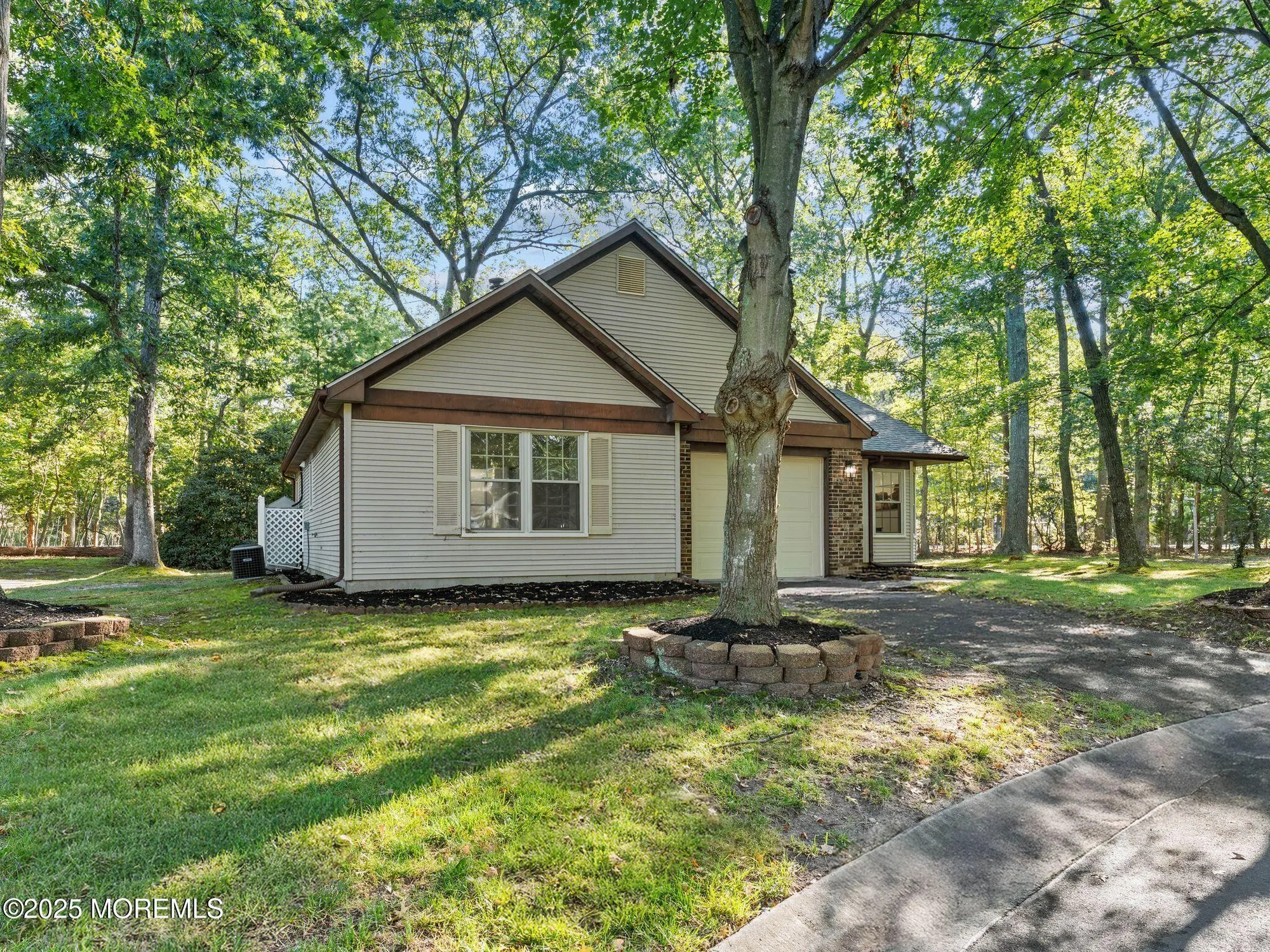 Property Slideshow image 24 of 30 | 636 petunia ln, Whiting, NJ, 08759