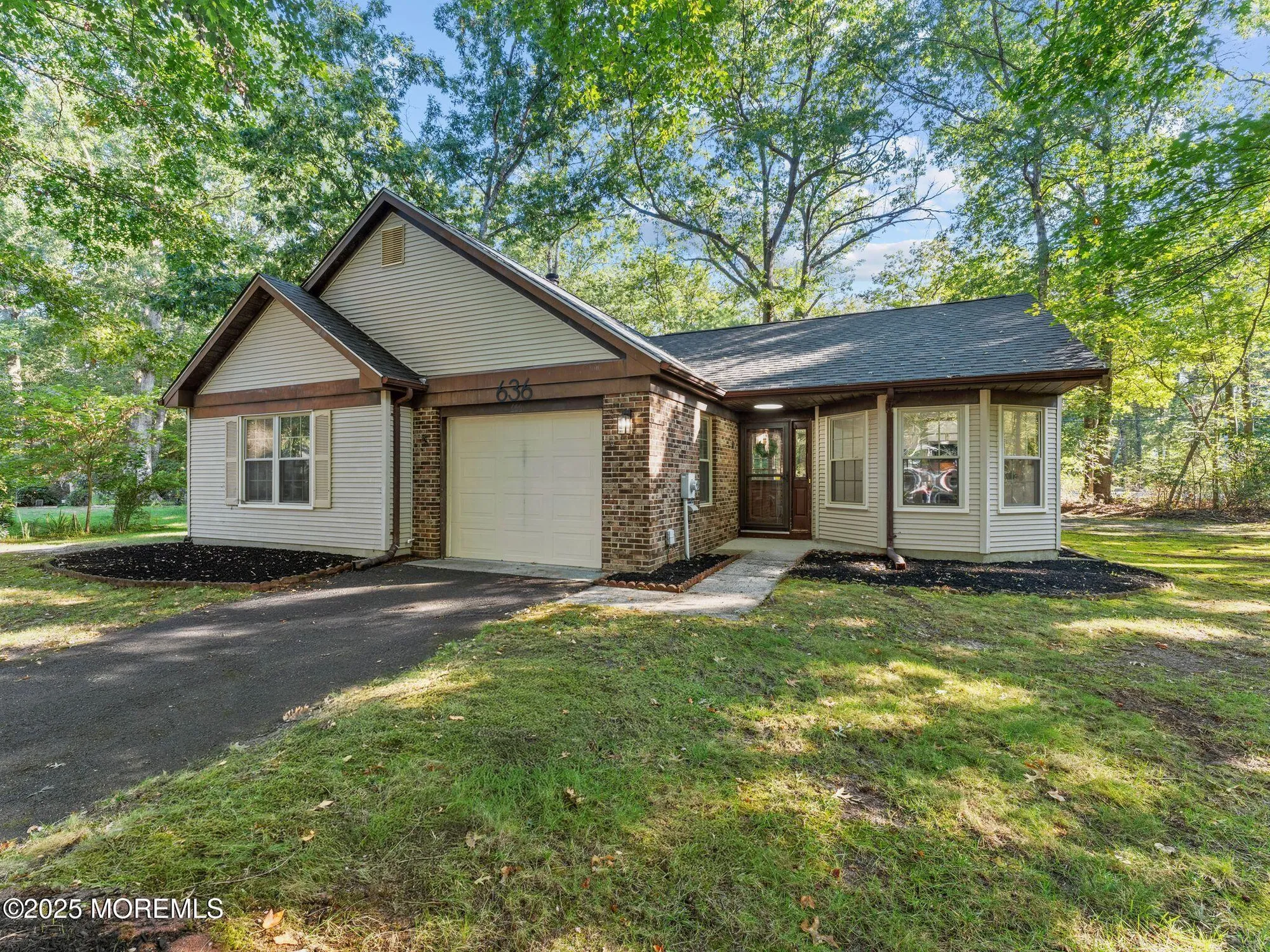 Property Slideshow image 23 of 30 | 636 petunia ln, Whiting, NJ, 08759