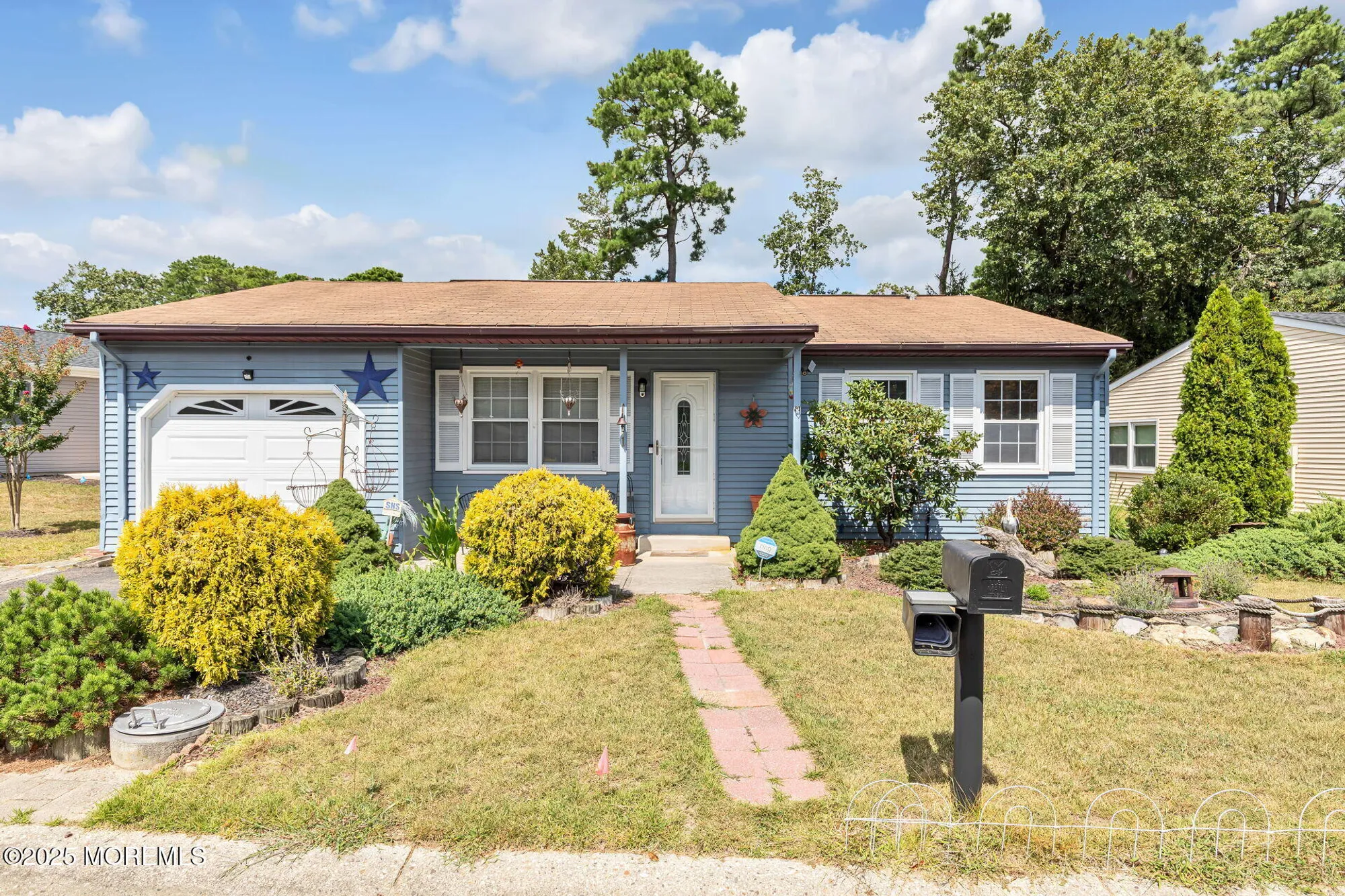 Property Slideshow image 29 of 34 | 1 chelsea dr, Whiting, NJ, 08759