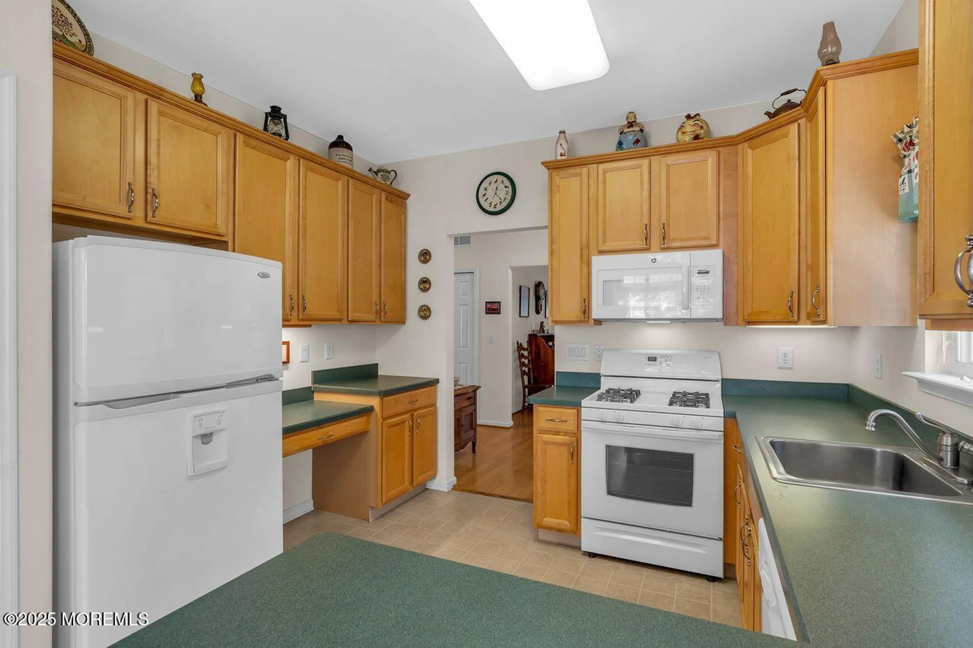 Property Slideshow image 19 of 41 | 12 medici dr, Somerset, NJ, 08873