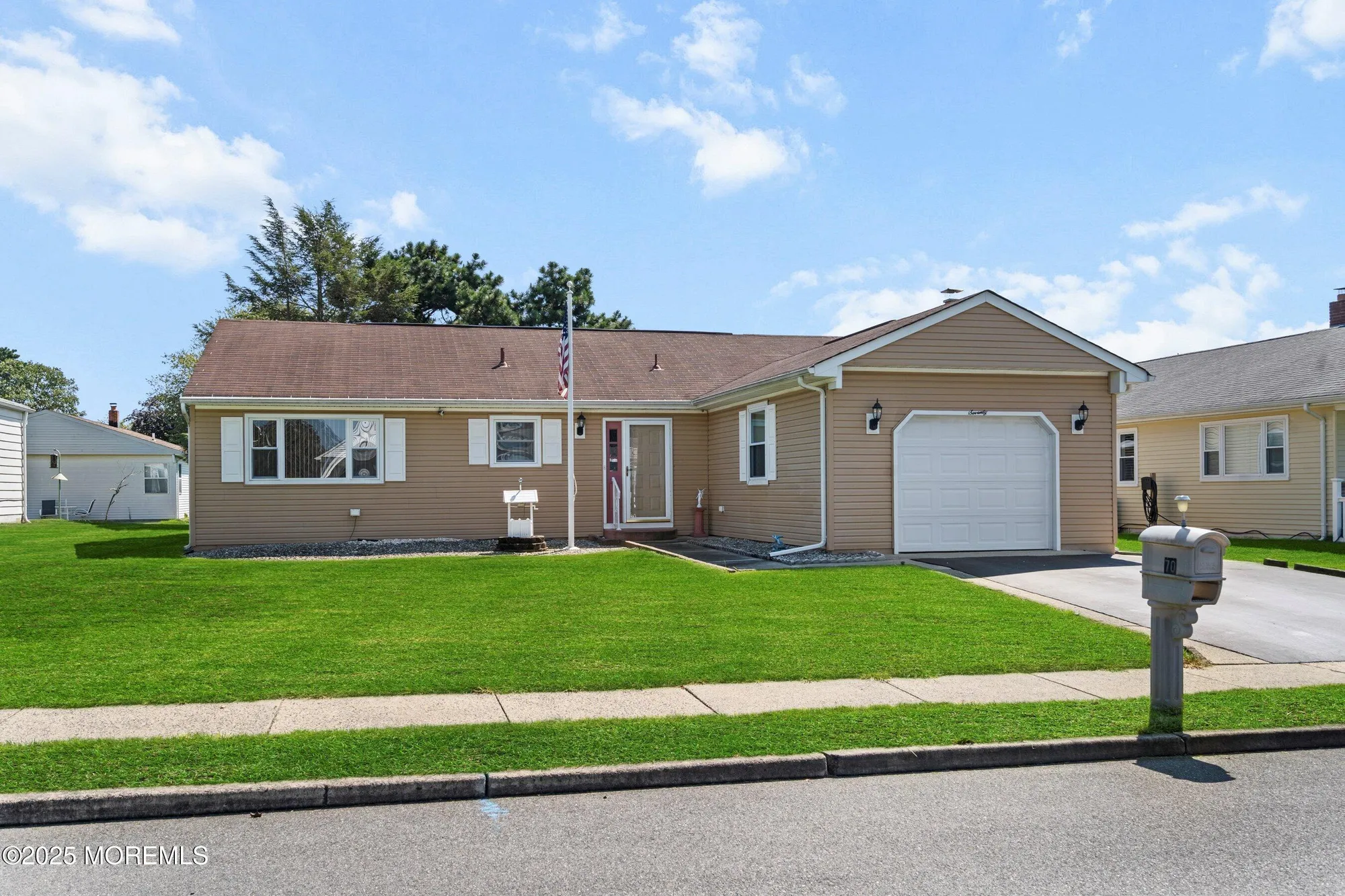 Property Slideshow image 3 of 38 | 70 innsbruck dr, Toms River, NJ, 08757