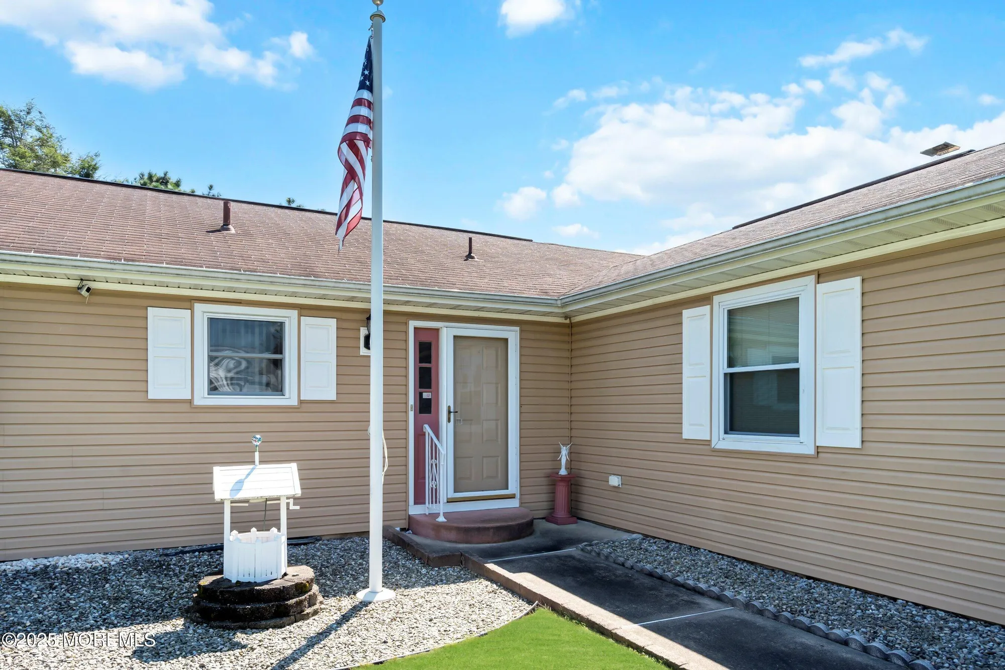 Property Slideshow image 4 of 38 | 70 innsbruck dr, Toms River, NJ, 08757