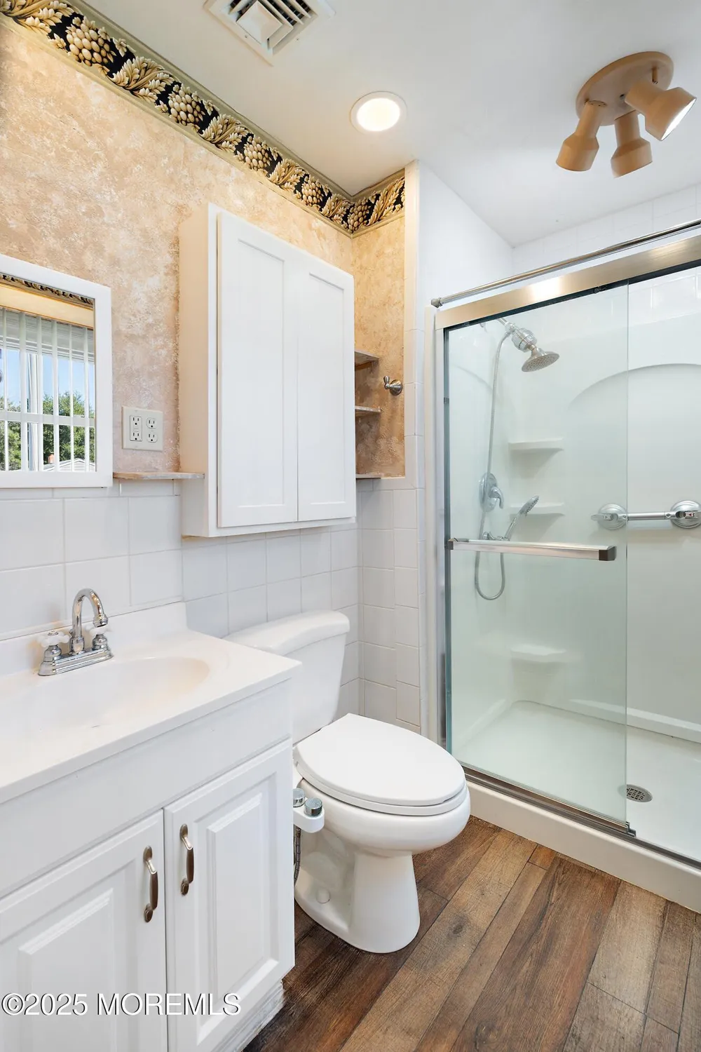 Property Slideshow image 18 of 38 | 70 innsbruck dr, Toms River, NJ, 08757