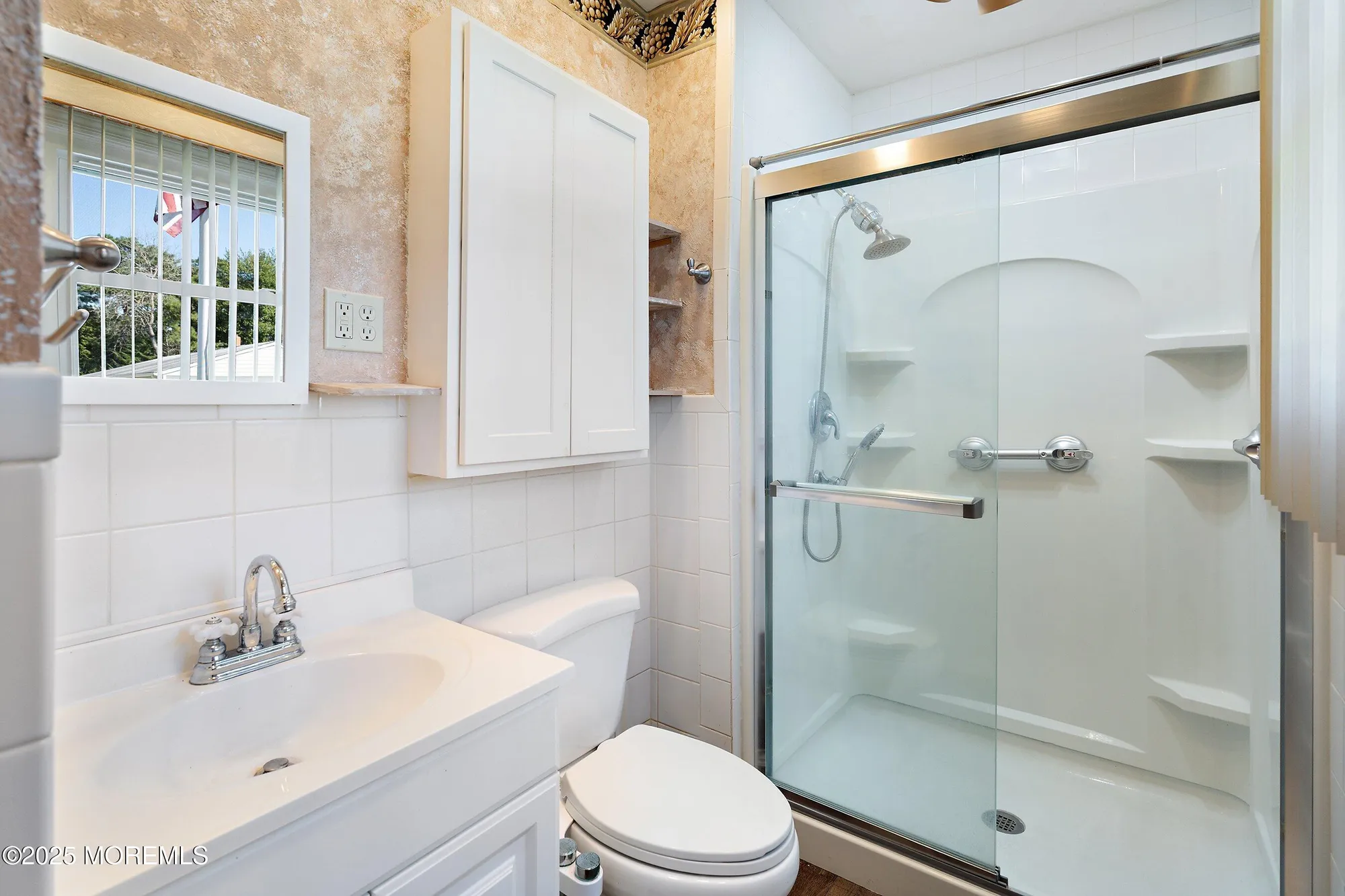 Property Slideshow image 19 of 38 | 70 innsbruck dr, Toms River, NJ, 08757