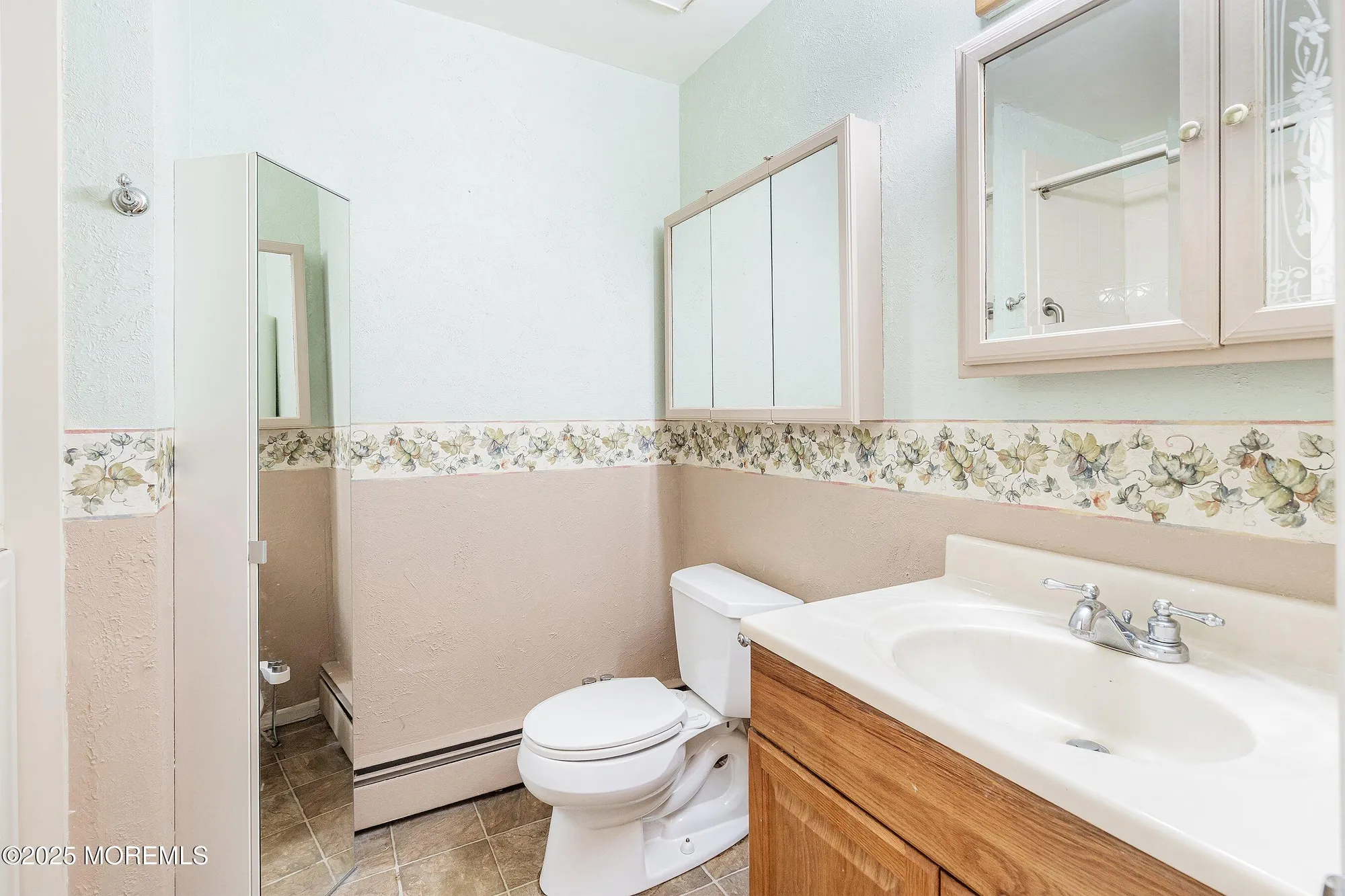Property Slideshow image 21 of 38 | 70 innsbruck dr, Toms River, NJ, 08757