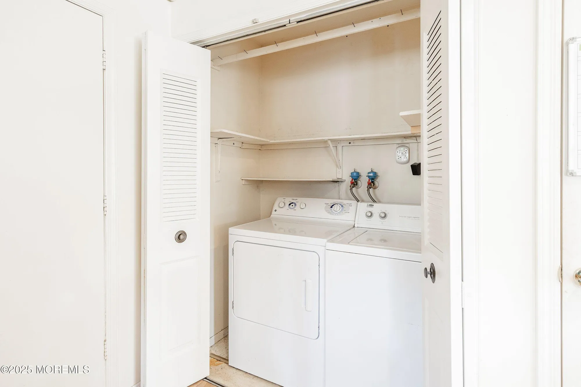 Property Slideshow image 23 of 38 | 70 innsbruck dr, Toms River, NJ, 08757