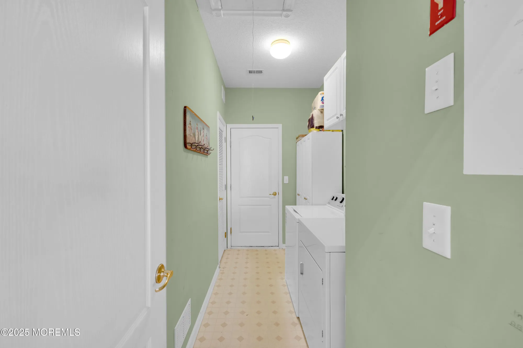 Property Slideshow image 18 of 33 | 22 morningside ct, Lakewood, NJ, 08701