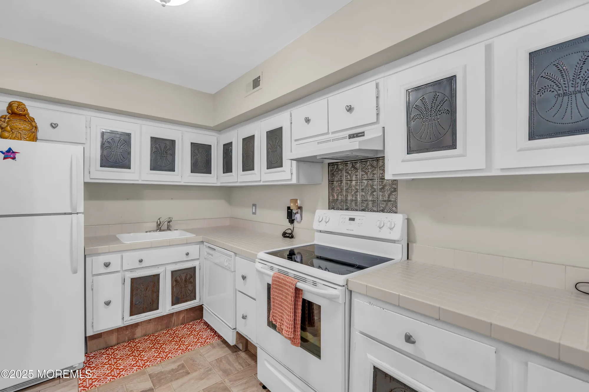 Property Slideshow image 8 of 16 | 14 connecticut ct d, Matawan, NJ, 07747