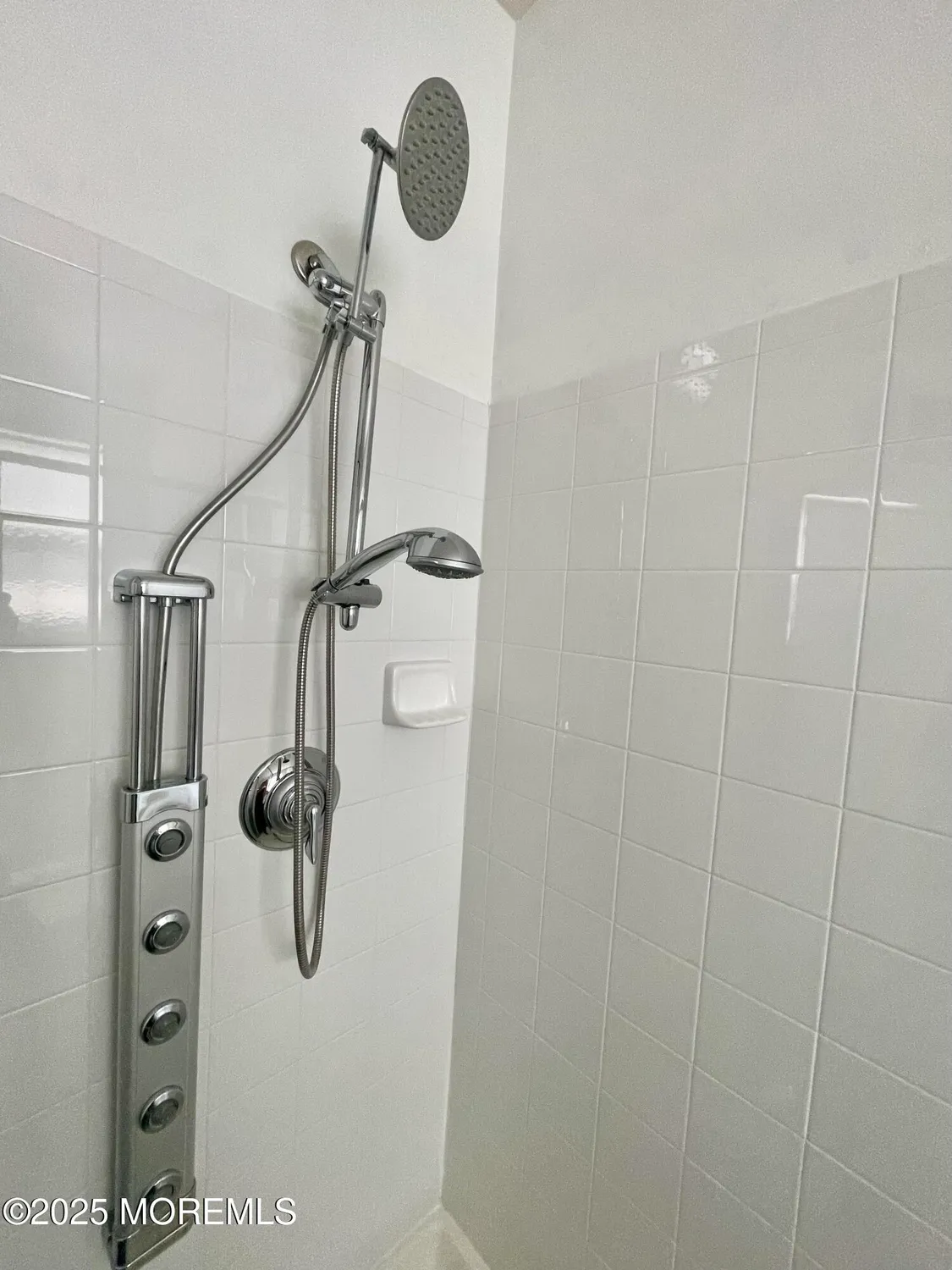 Property Slideshow image 17 of 50 | 87 huntington dr, Jackson, NJ, 08527