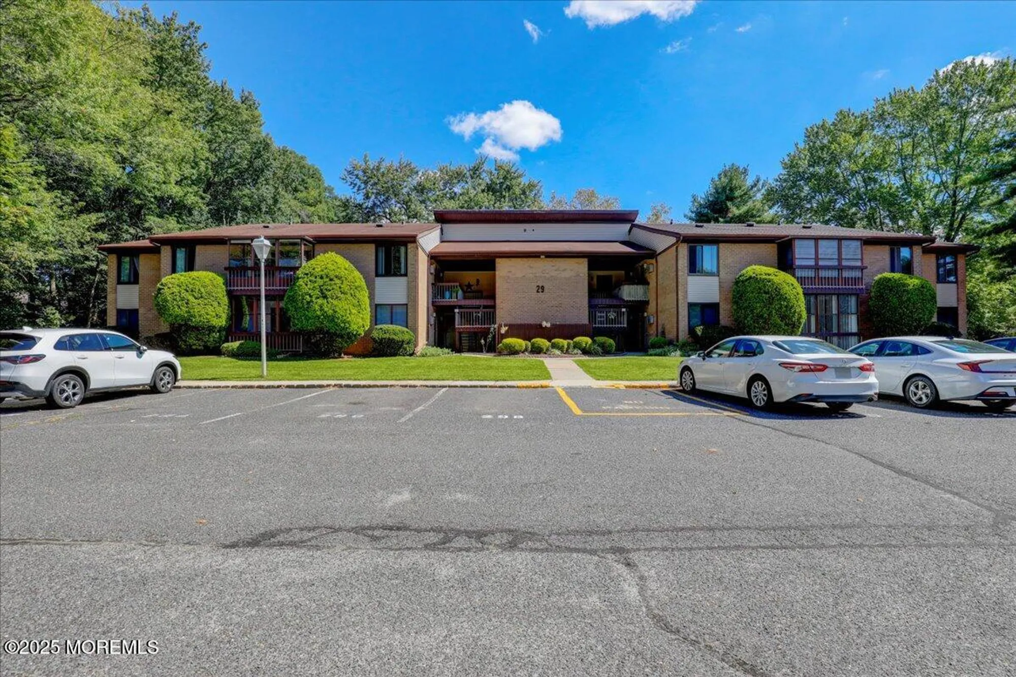 Property Slideshow image 2 of 28 | 29 meadow green cir a, Manalapan, NJ, 07726