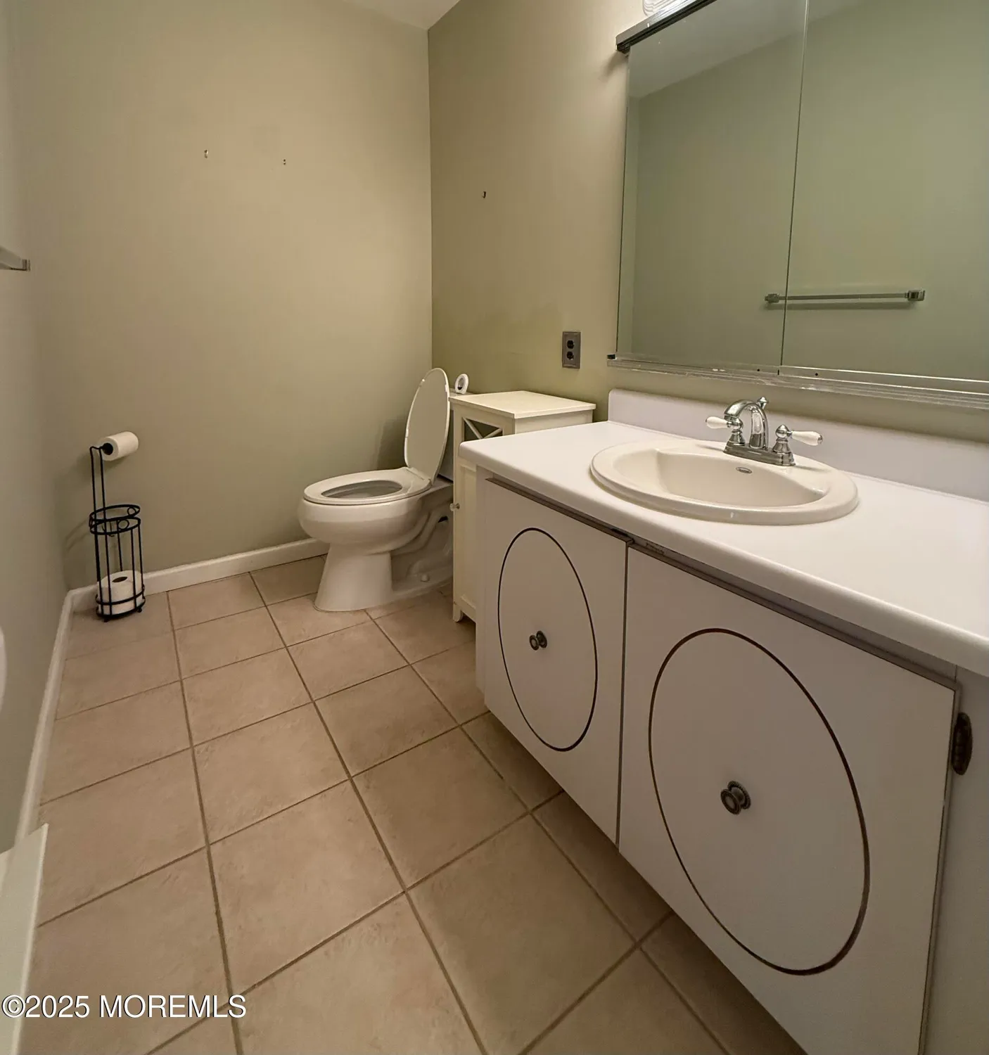 Property Slideshow image 12 of 25 | 51 independence pkwy b, Whiting, NJ, 08759