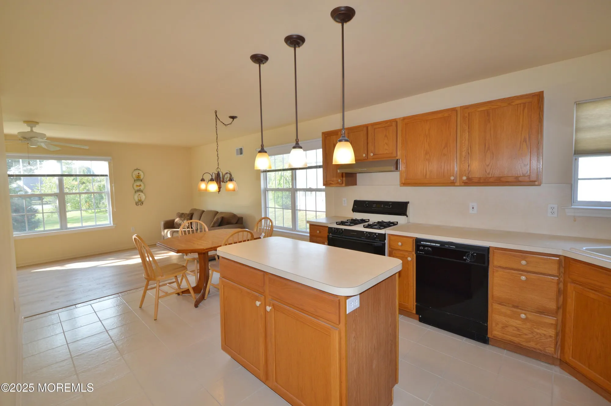 Property Slideshow image 12 of 58 | 2602 meadow lake dr, Toms River, NJ, 08755
