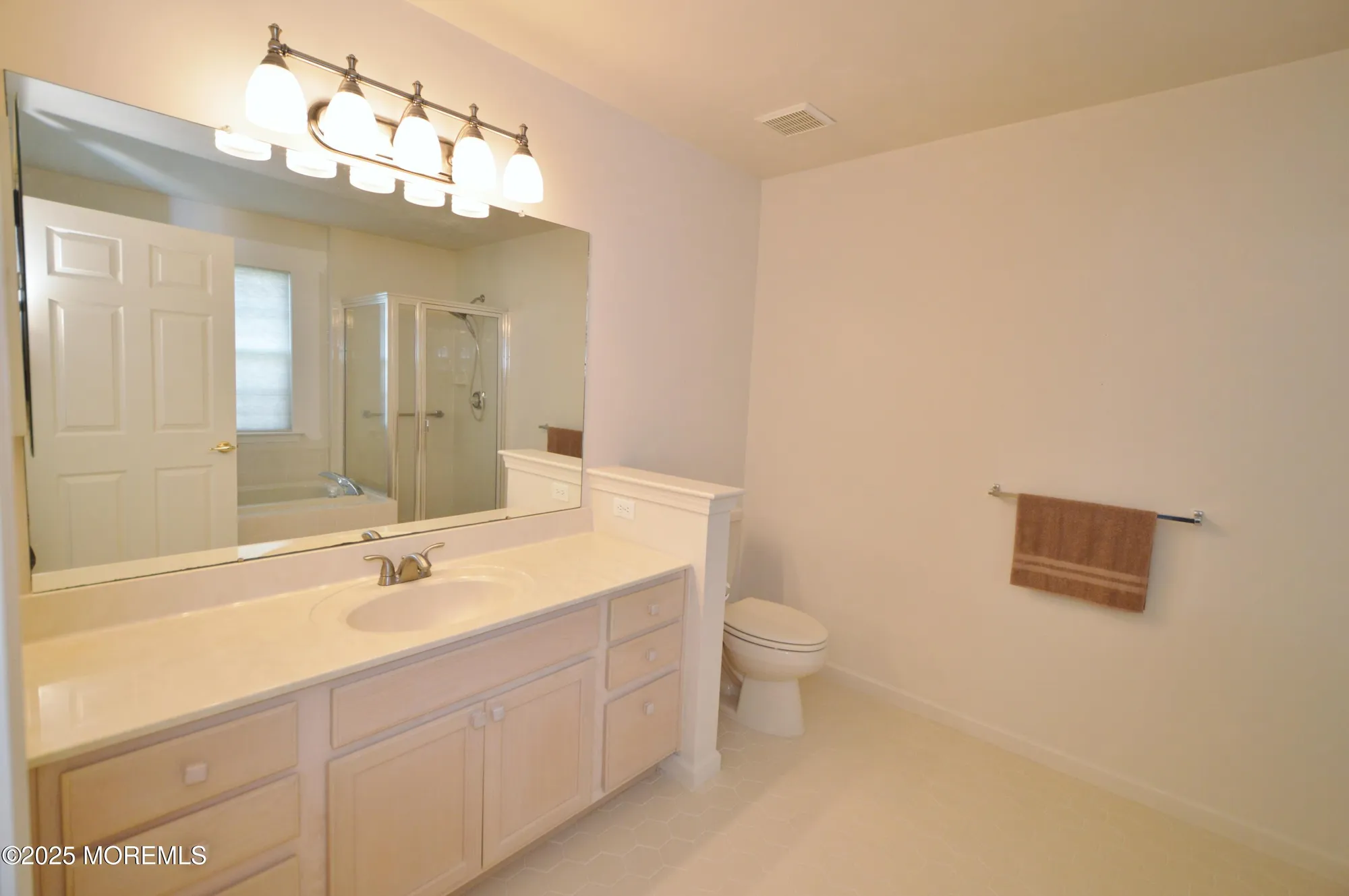 Property Slideshow image 34 of 58 | 2602 meadow lake dr, Toms River, NJ, 08755