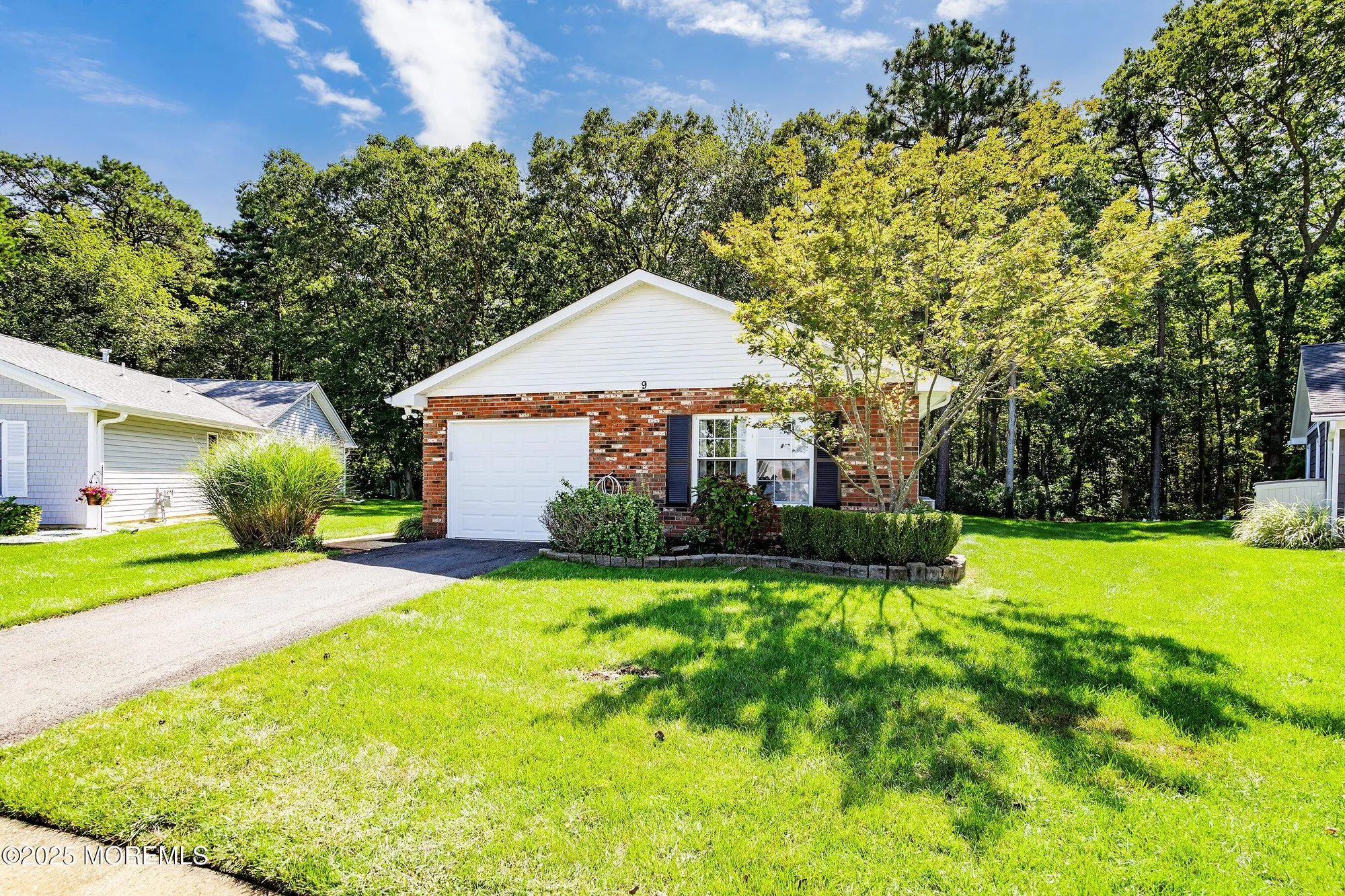 Property Slideshow image 6 of 43 | 9 whitney ct, Brick, NJ, 08724